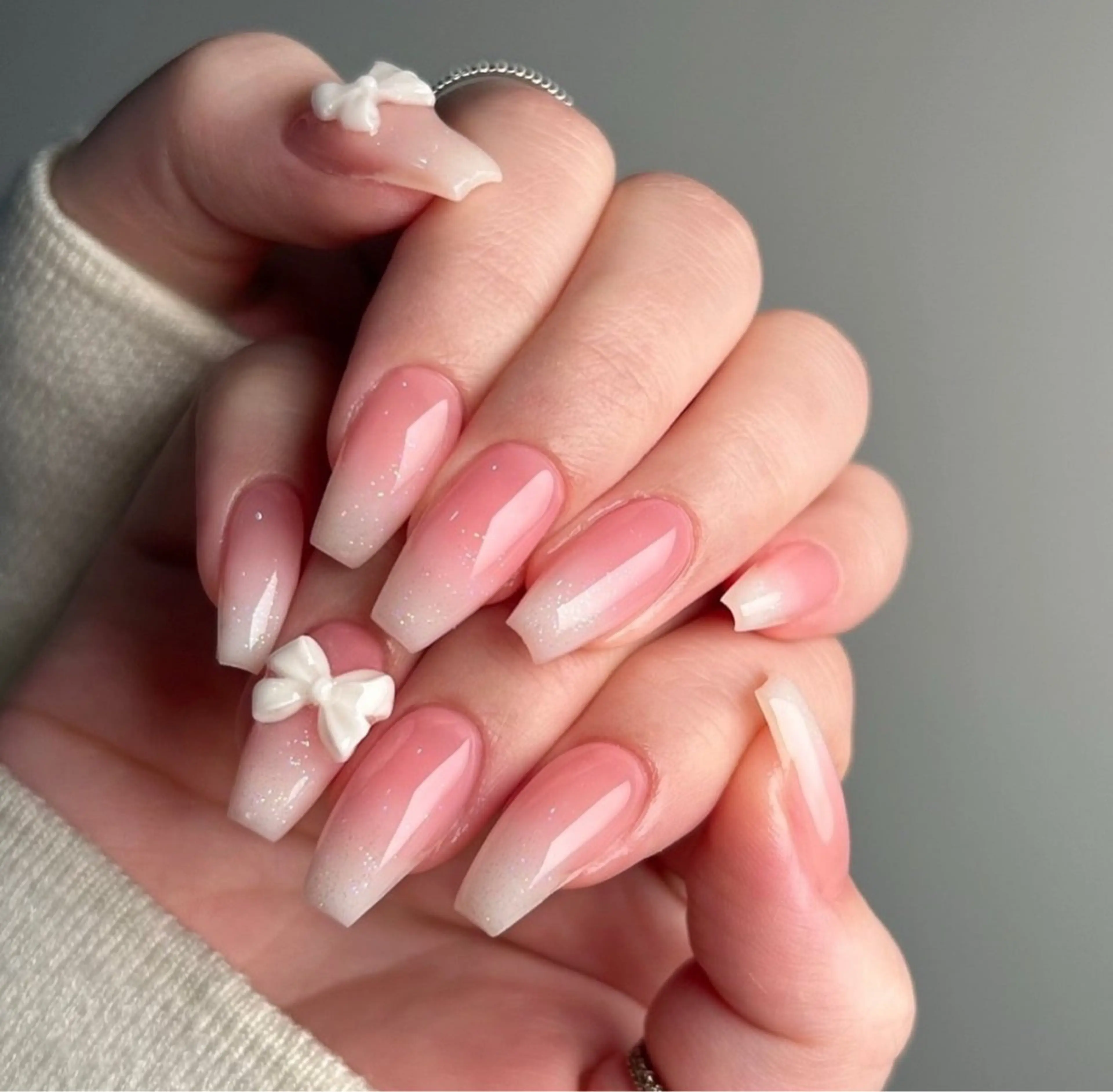 ネイル フラッシュネイル フレンチネイル グラデーション キラキラネイル 韓国ネイル ハンドネイル Lina nail所属・Lunaa 池袋のネイルデザイン