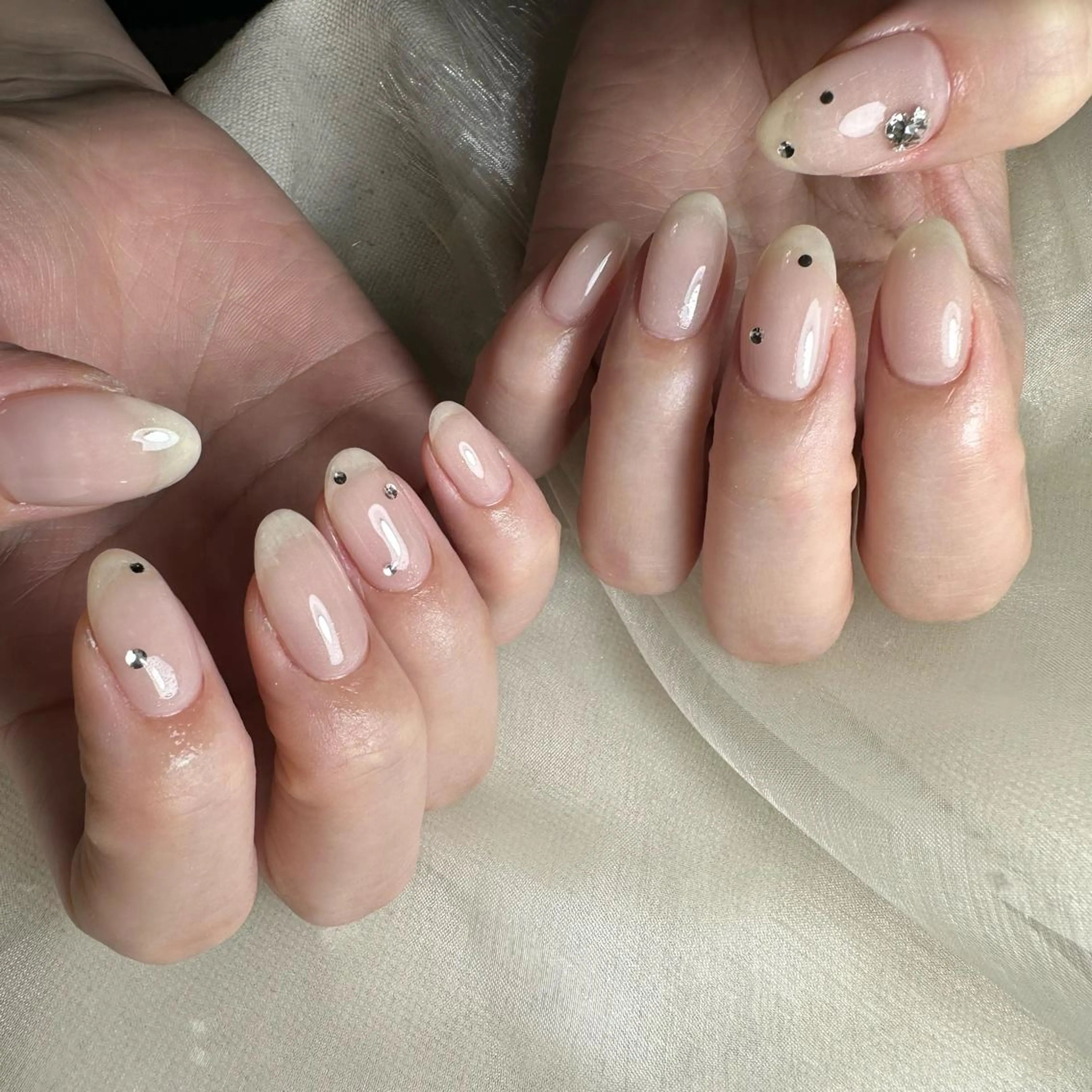 ネイル repos~ルポ~所属・里見 麗のネイルデザイン