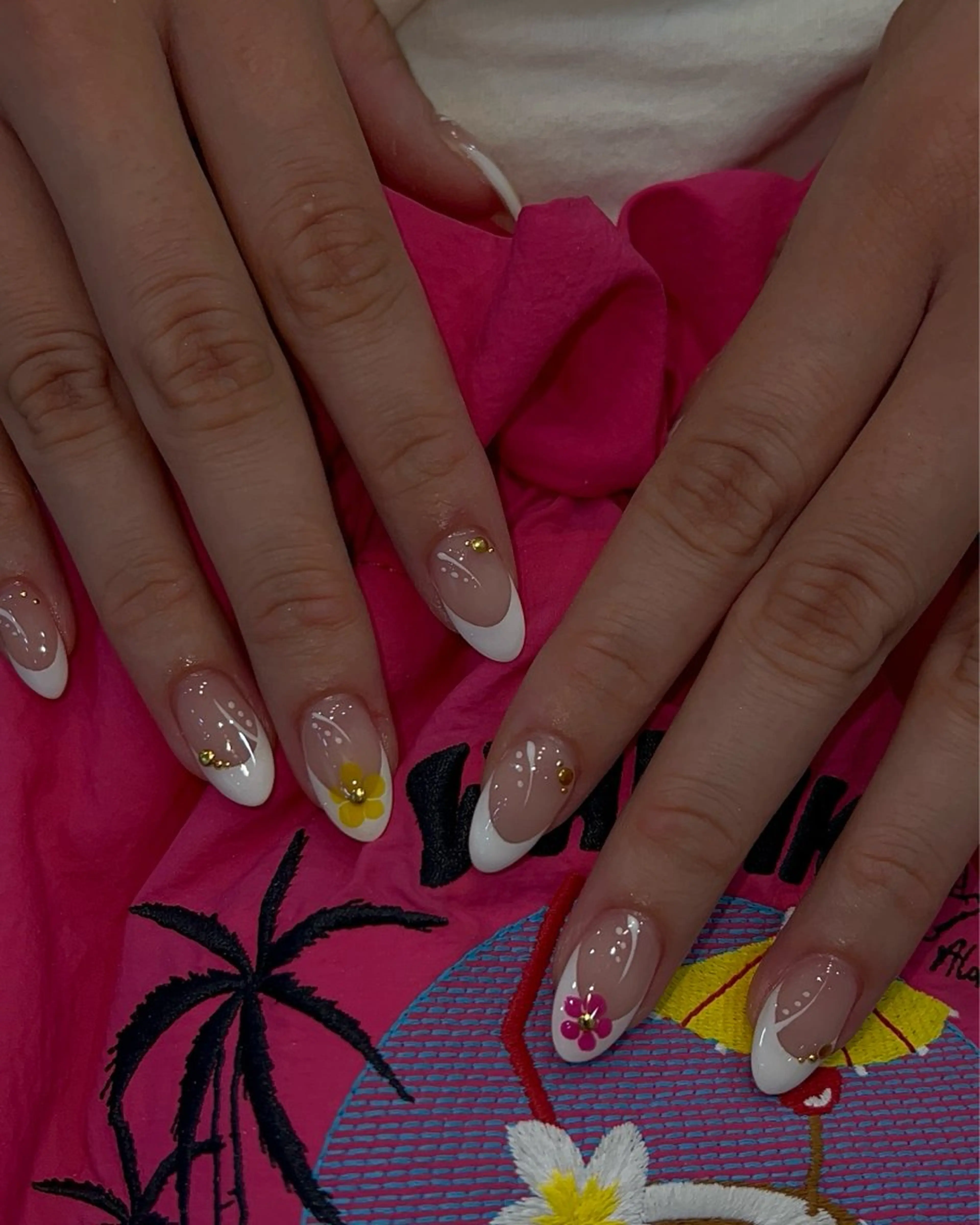 ネイル ハンドネイル フットネイル ハンドケア Nes.Nail所属・Miyagi Asamiのネイルデザイン