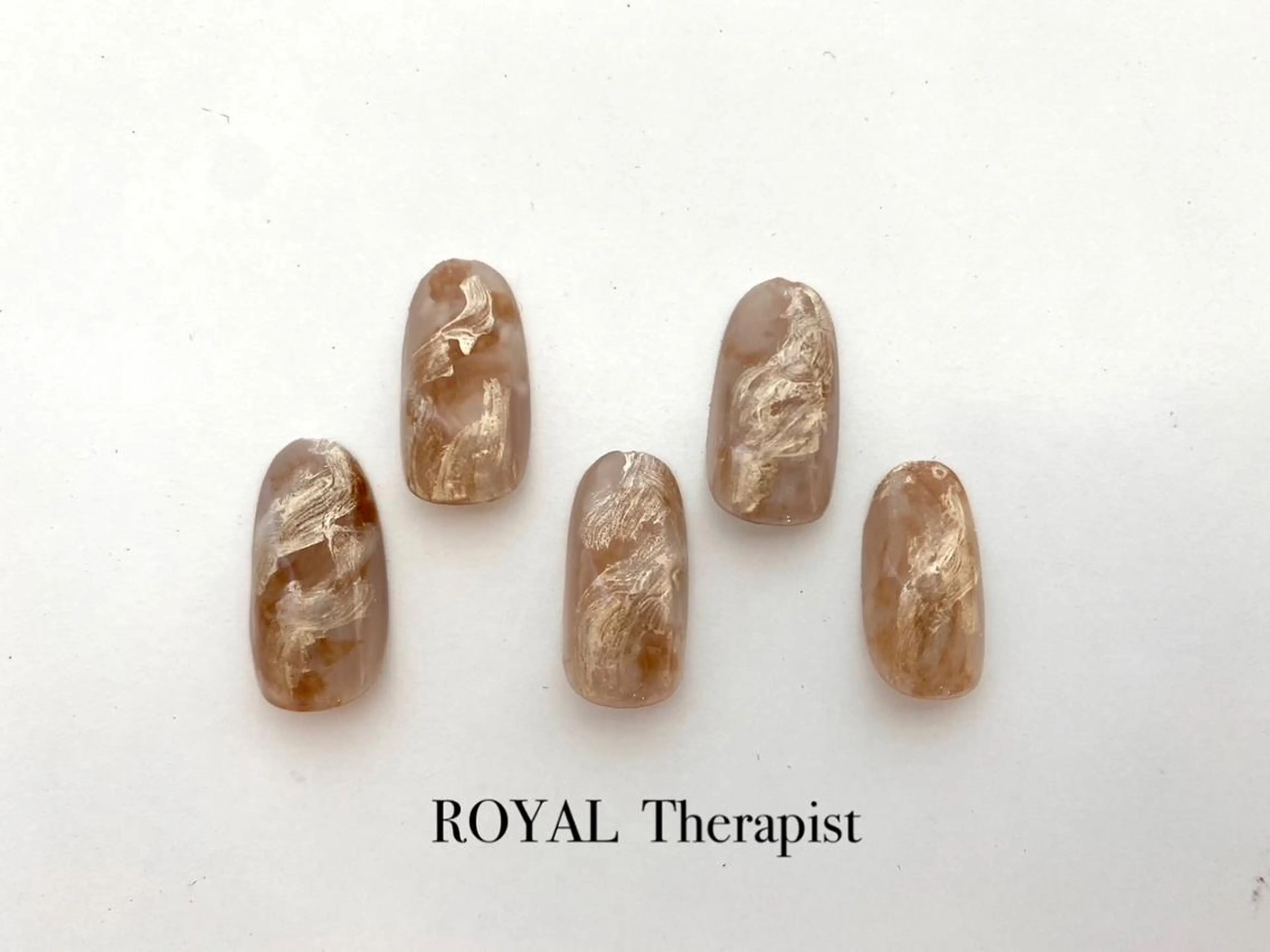 ネイル ハンドネイル 【山岡】 ロイヤル•セラピストのネイルデザイン