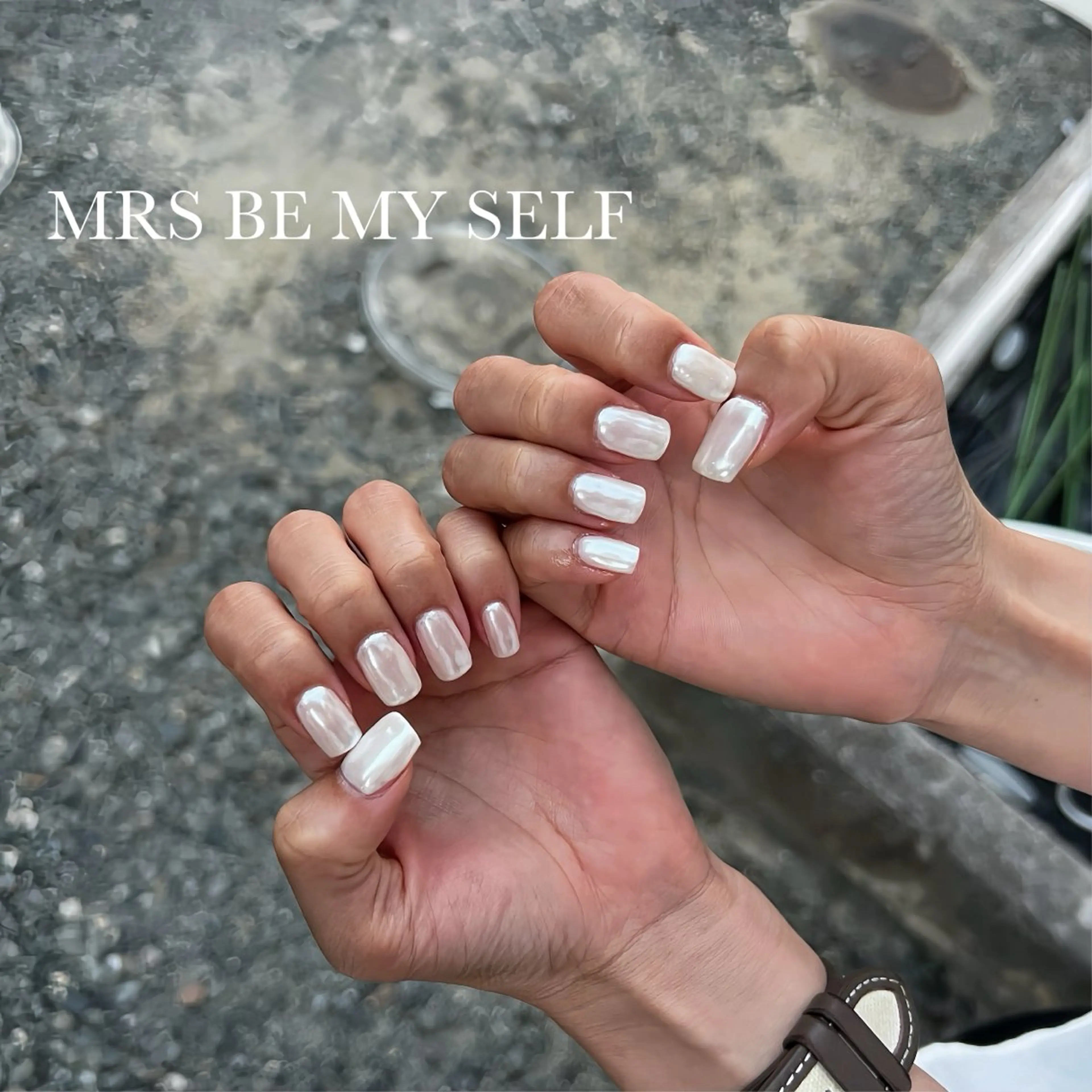 ネイル オーロラネイル ホワイト ハンドネイル MRS/ miyu🎀のネイルデザイン