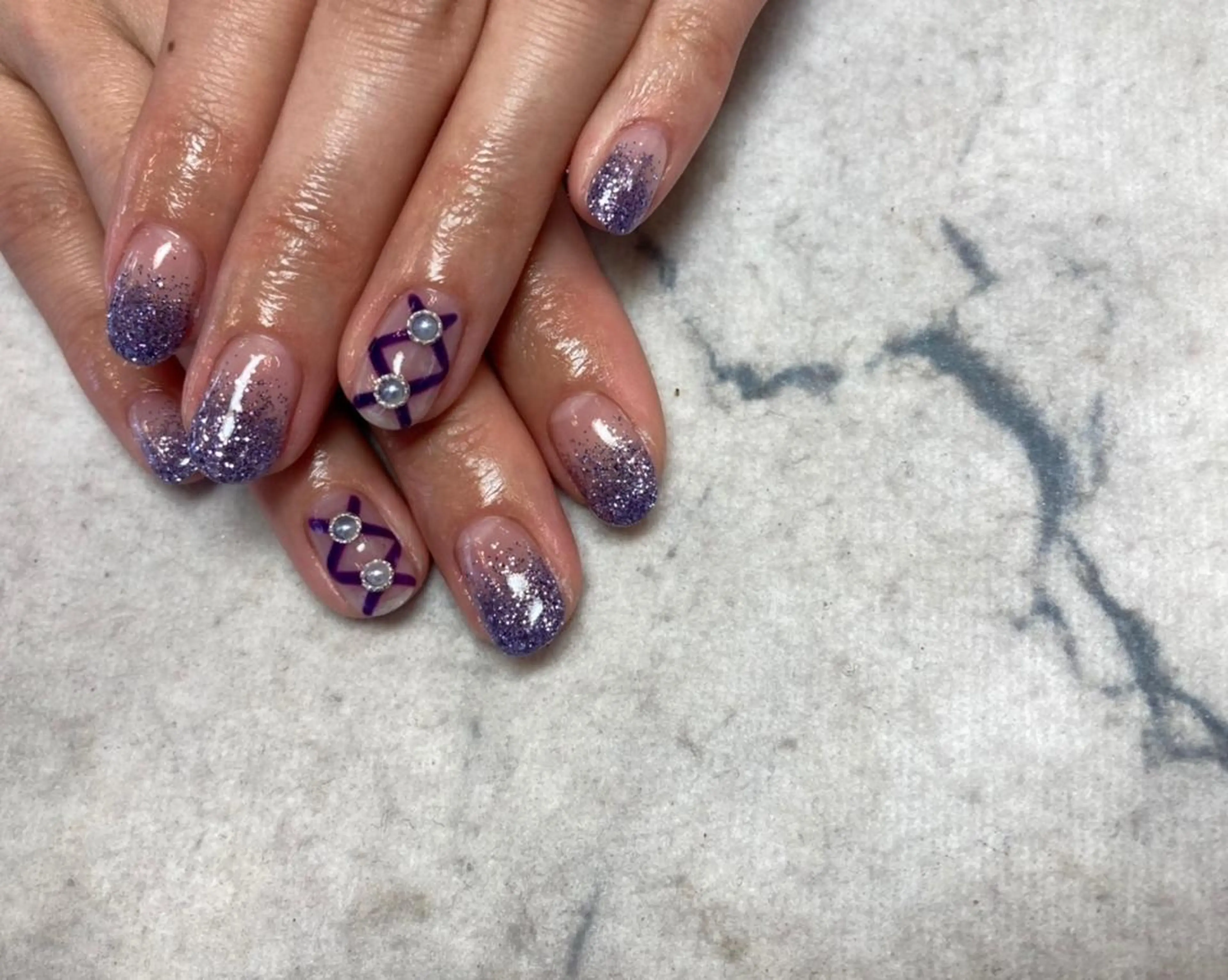 ネイル ネイルリボン 受付スタッフのネイルデザイン