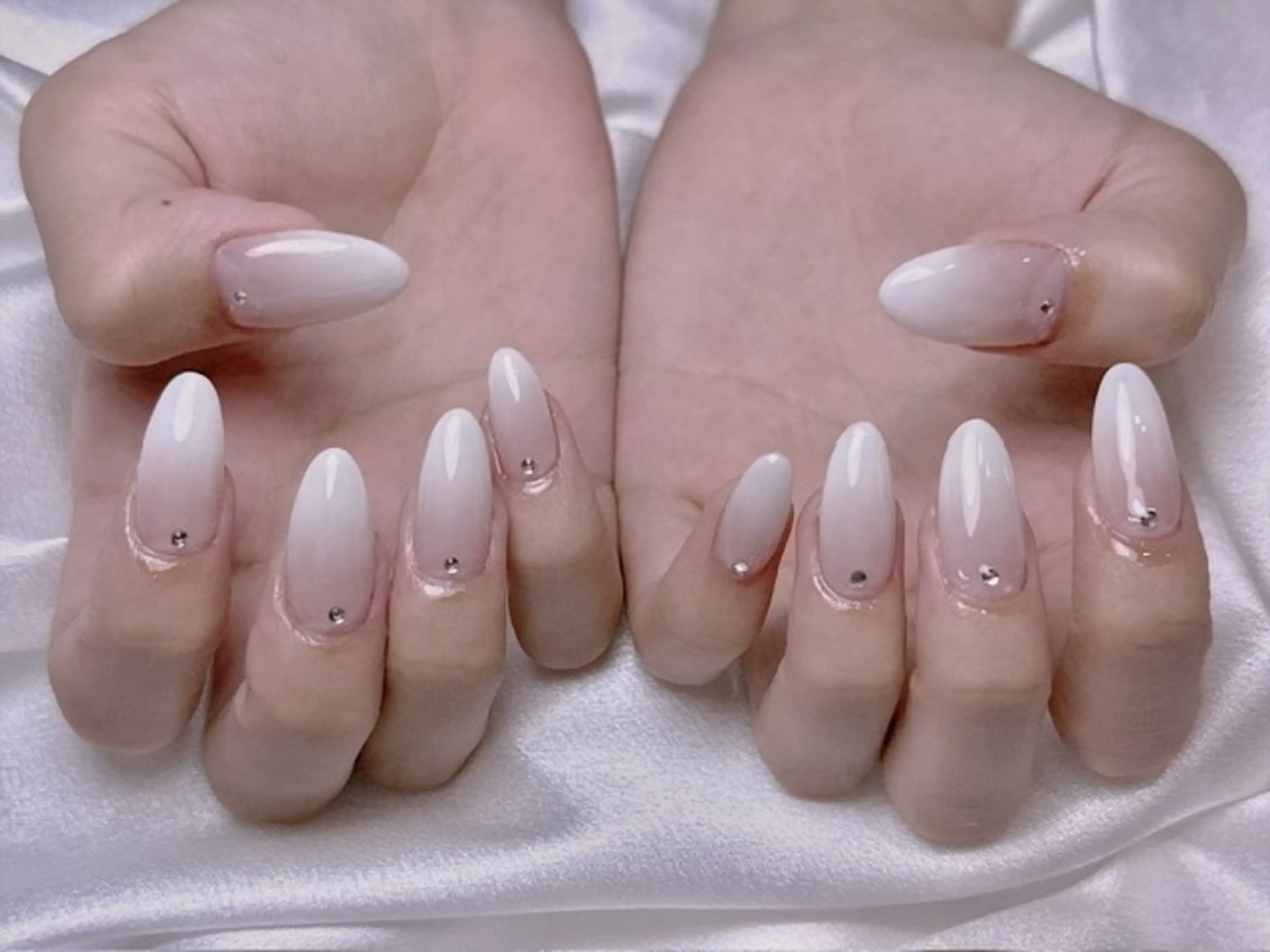 ネイル ストーンネイル ハンドネイル パラジェル＆フィルイン取り扱いサロンSol Nail所属・Sol Nail ミネのネイルデザイン