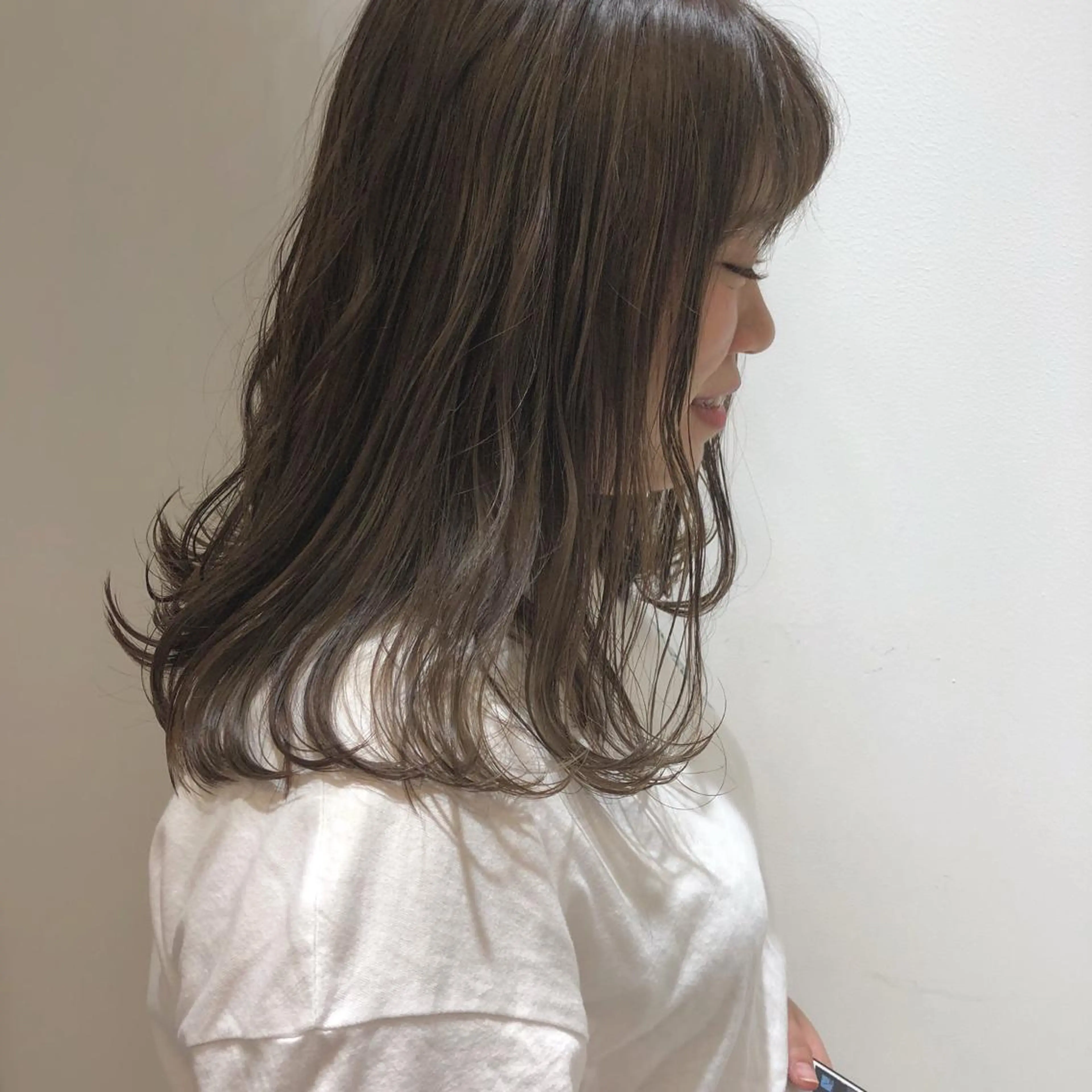 ミディアム カラー グレージュ パープルカラー ヘアカラー 江原 彩華のヘアスタイル