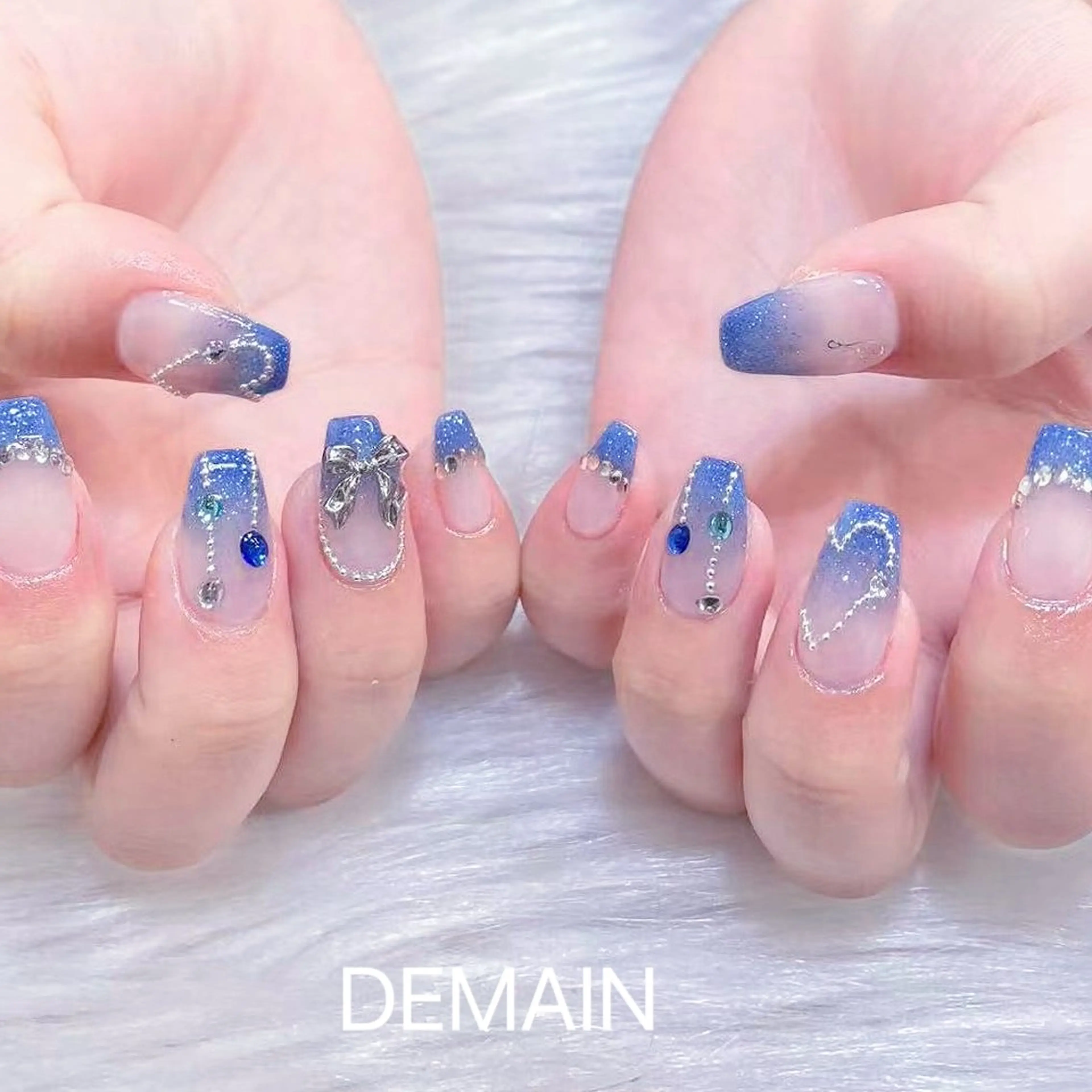ネイル アートネイル オーロラネイル ガーリー キラキラネイル 韓国ネイル DEMAIN- 🌸のネイルデザイン