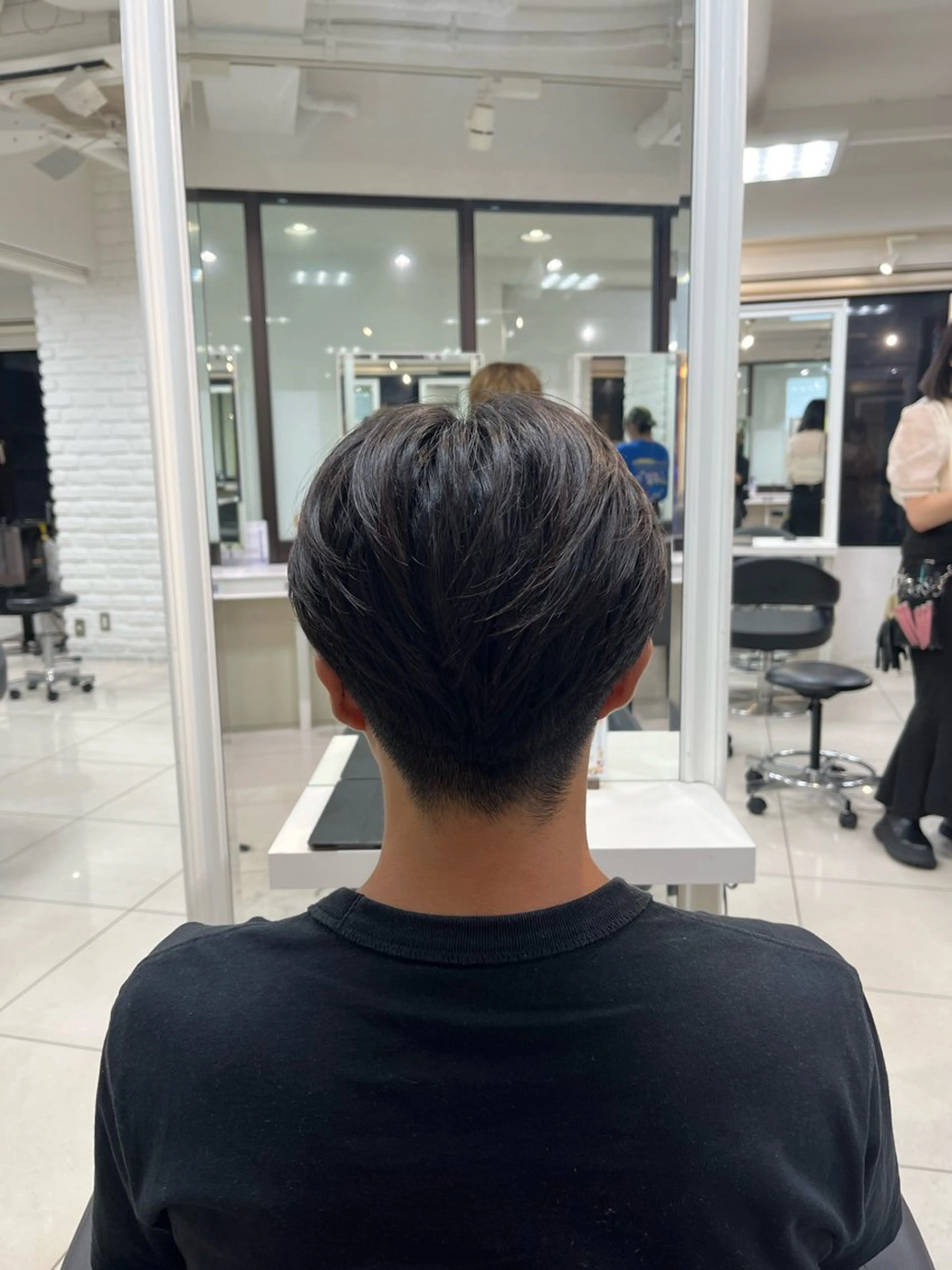 ショート カラー パーマ メンズ 【シャドウパーマ センターパート】義心のヘアスタイル