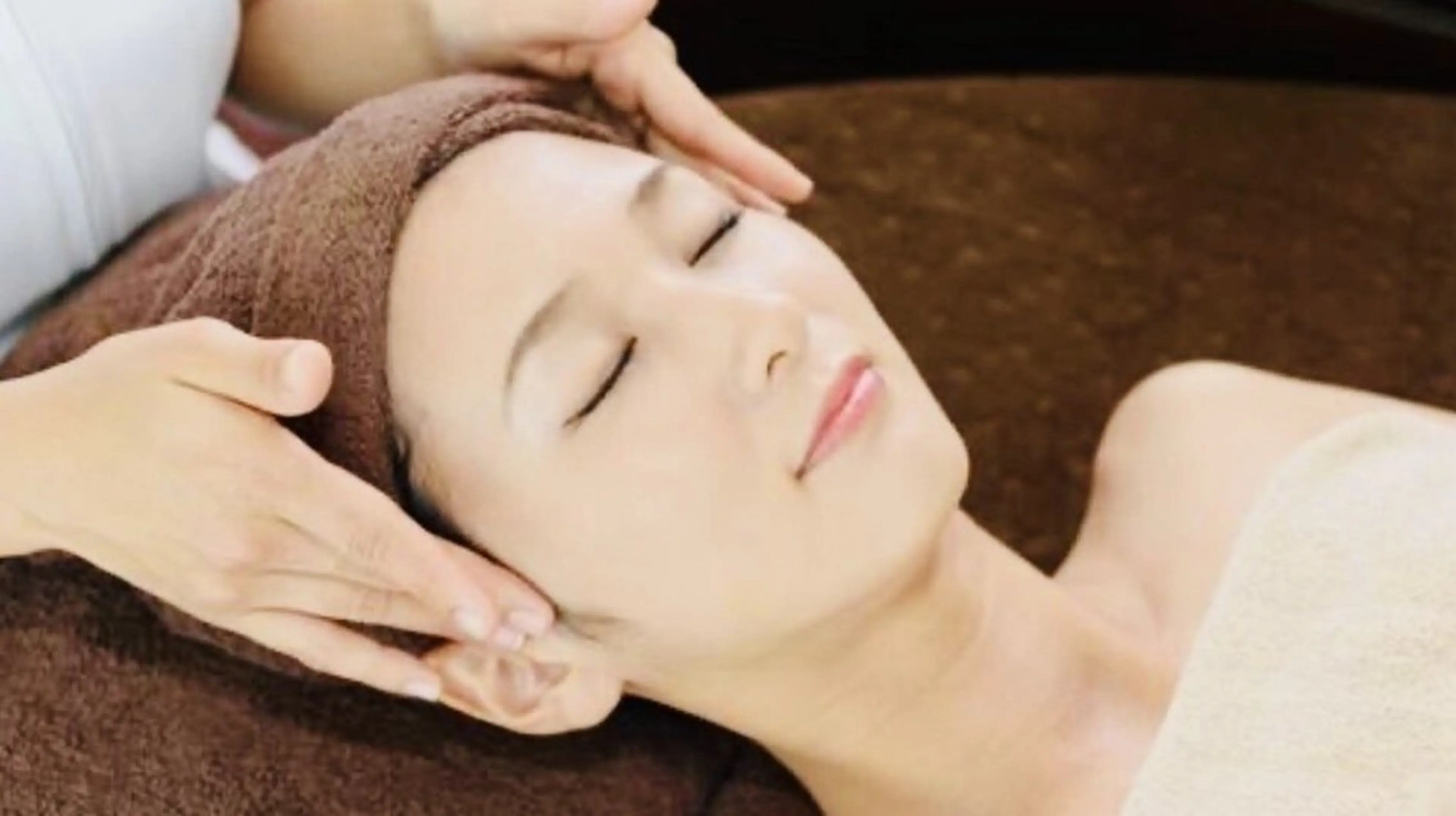 フェイシャルエステフルコース(保湿・エイジング・美白からお選びいただけます)の写真