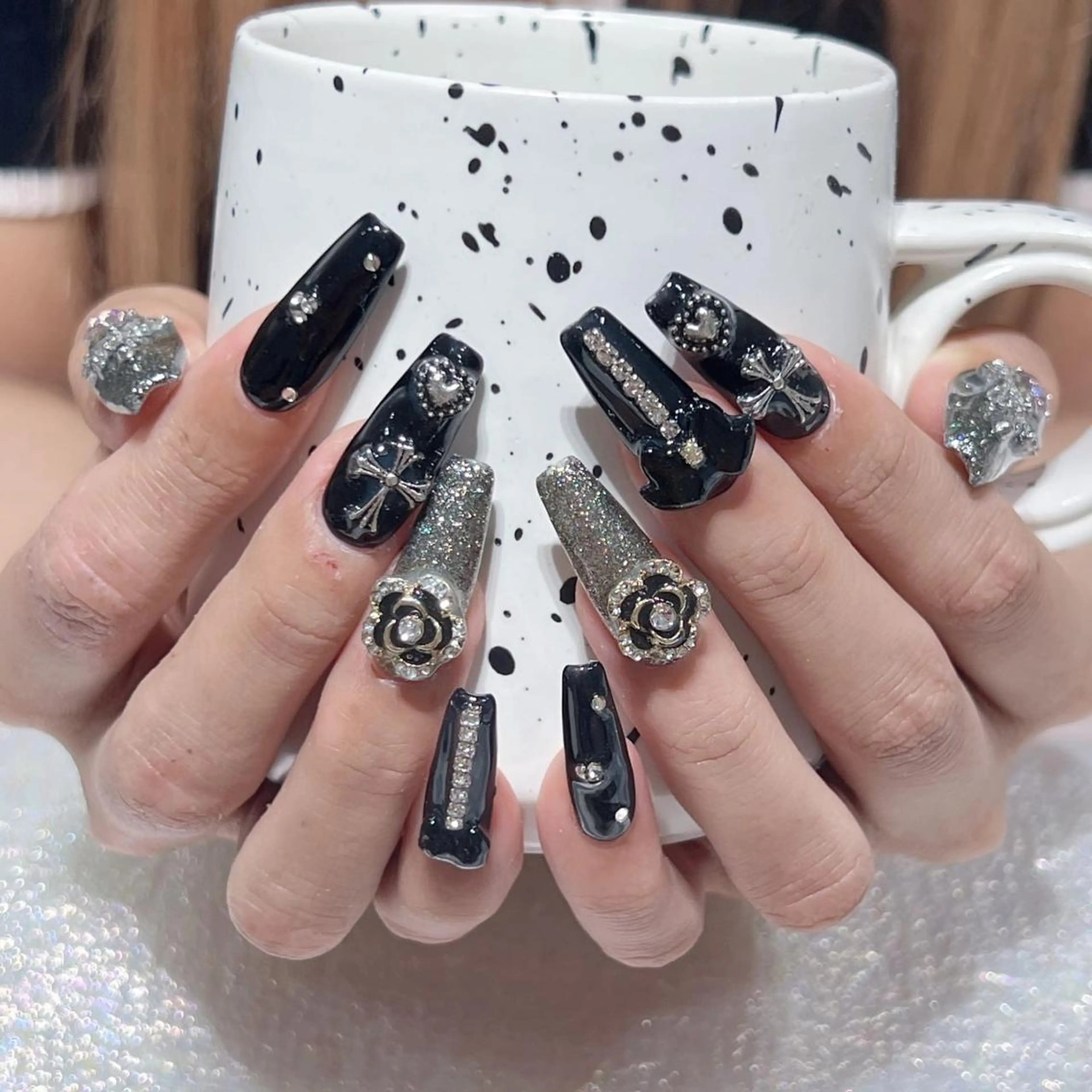 ネイル アートネイル 長さ出し ネイルチップ Queens momoのネイルデザイン