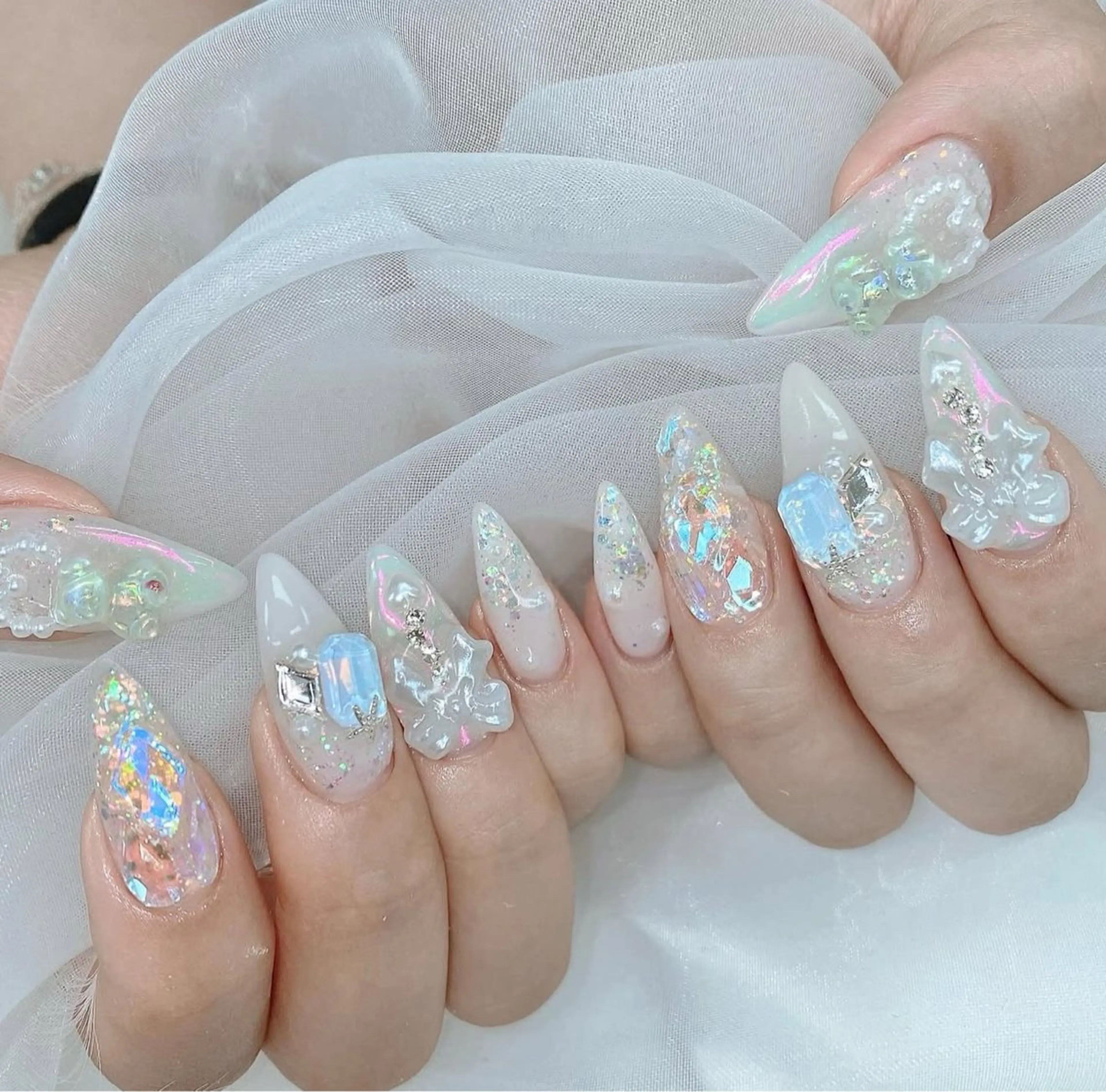 ネイル アニマル柄 オーロラネイル チークネイル フラッシュネイル ジェルネイル ハンドネイル Tira Nailのネイルデザイン