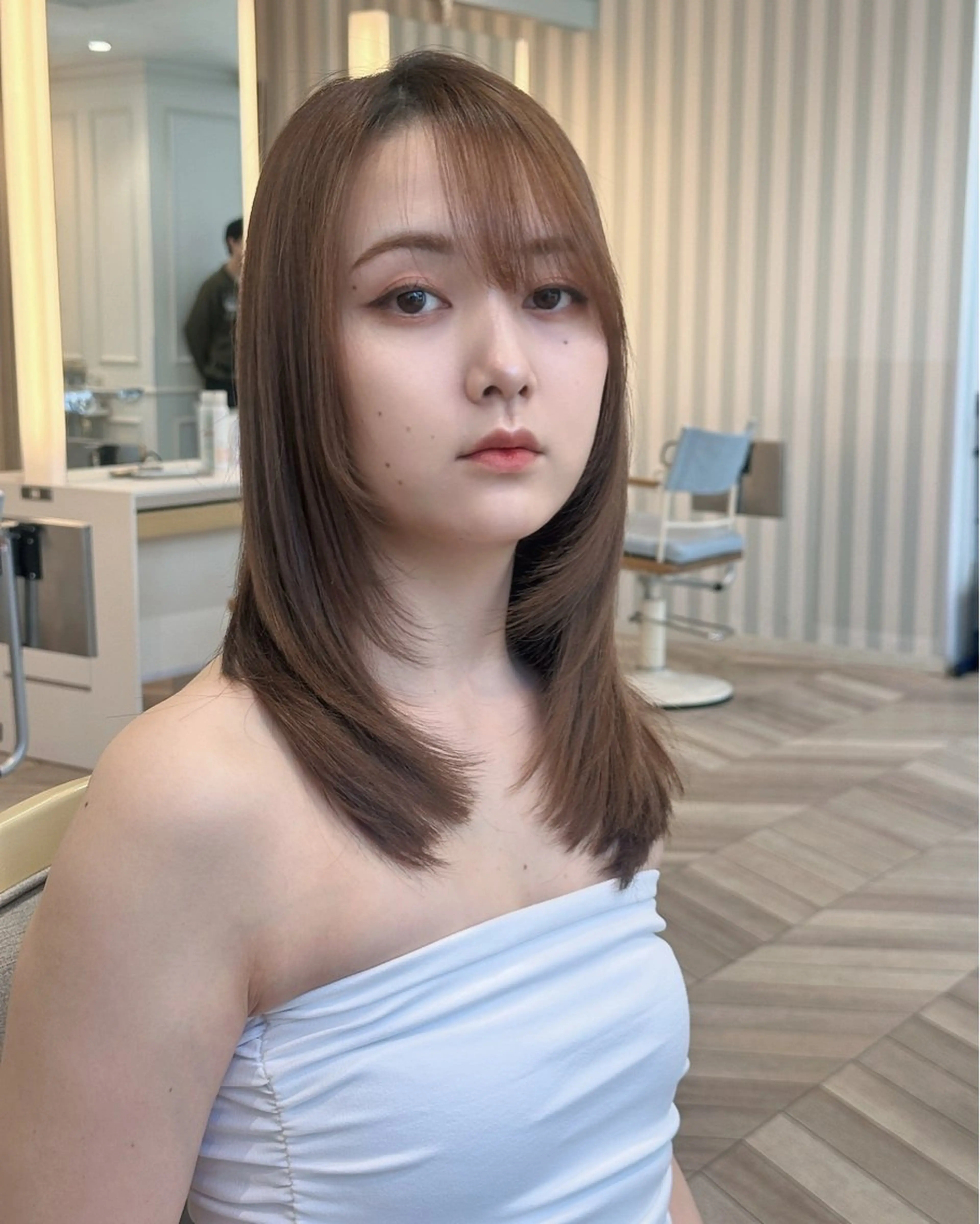 ミディアム カラー ミディアムレイヤー ベージュカラー ブラウンカラー ブラウンベージュ レイヤーカット カット ヘアカラー トリートメント ベージュ/インナー カラー🤍Rieのヘアスタイル