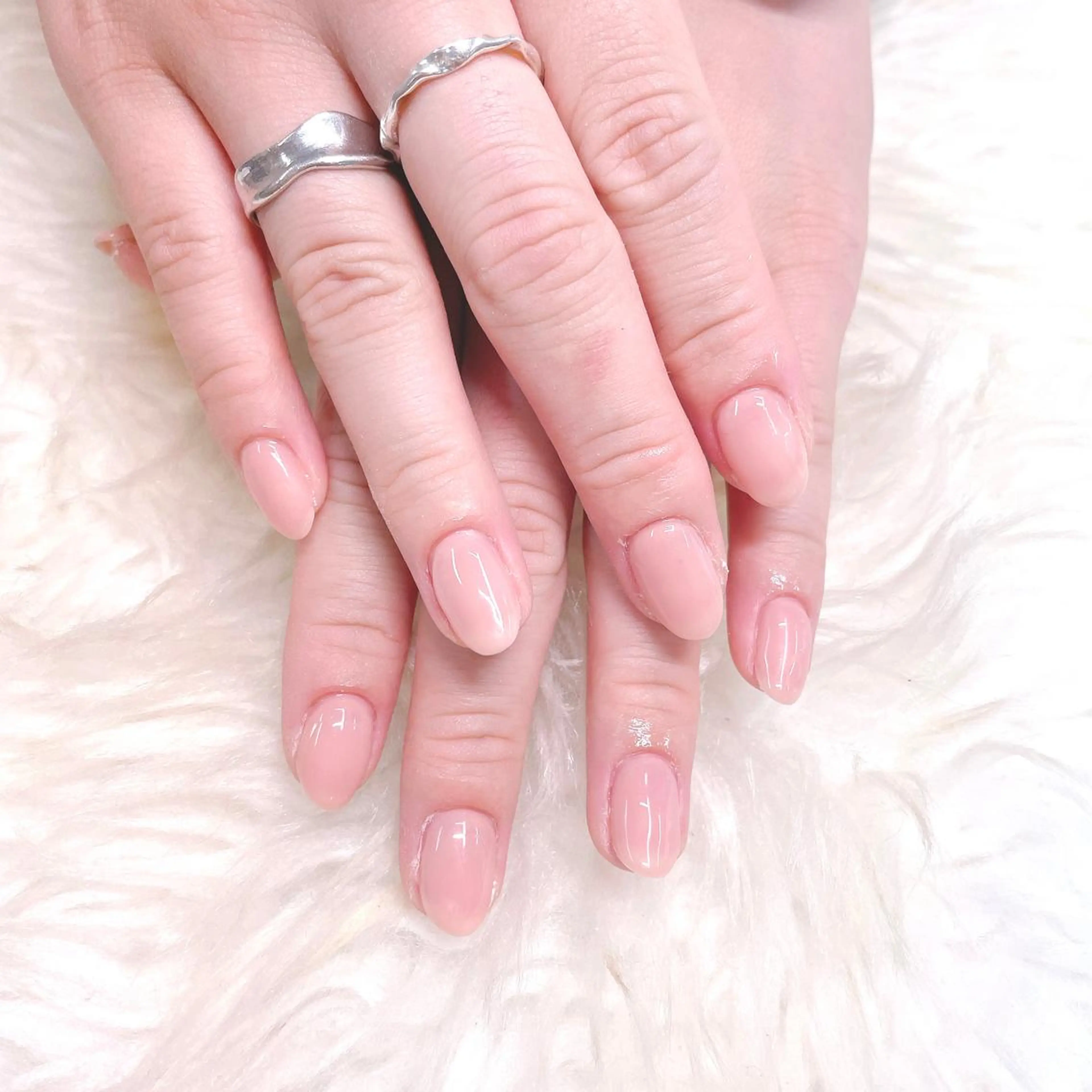 ネイル Go  Today シェアサロン 新宿Gratia店所属・杉山 栞のネイルデザイン