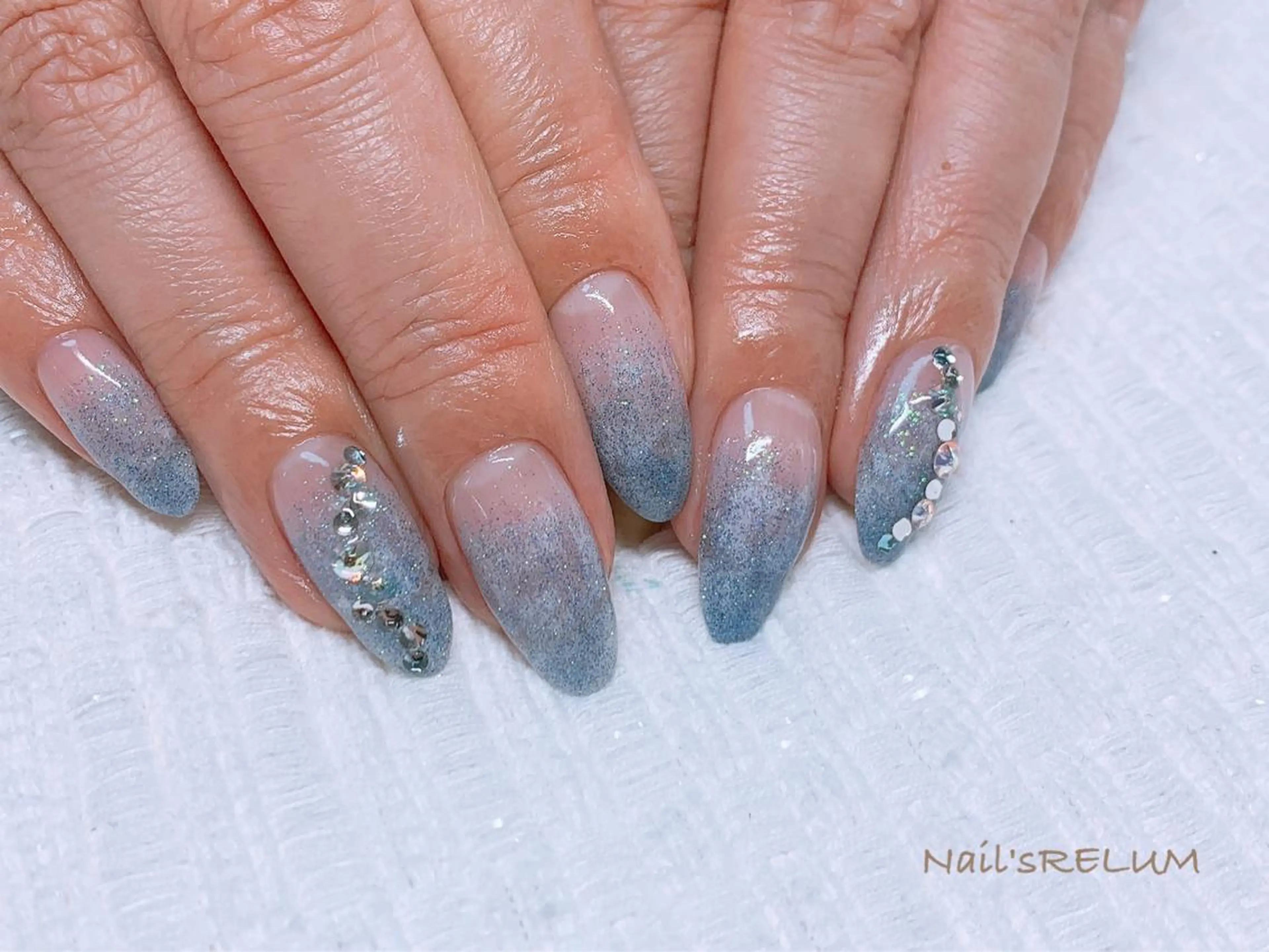 ネイル ハンドネイル THECOLORS所属・近貞 莉奈のネイルデザイン