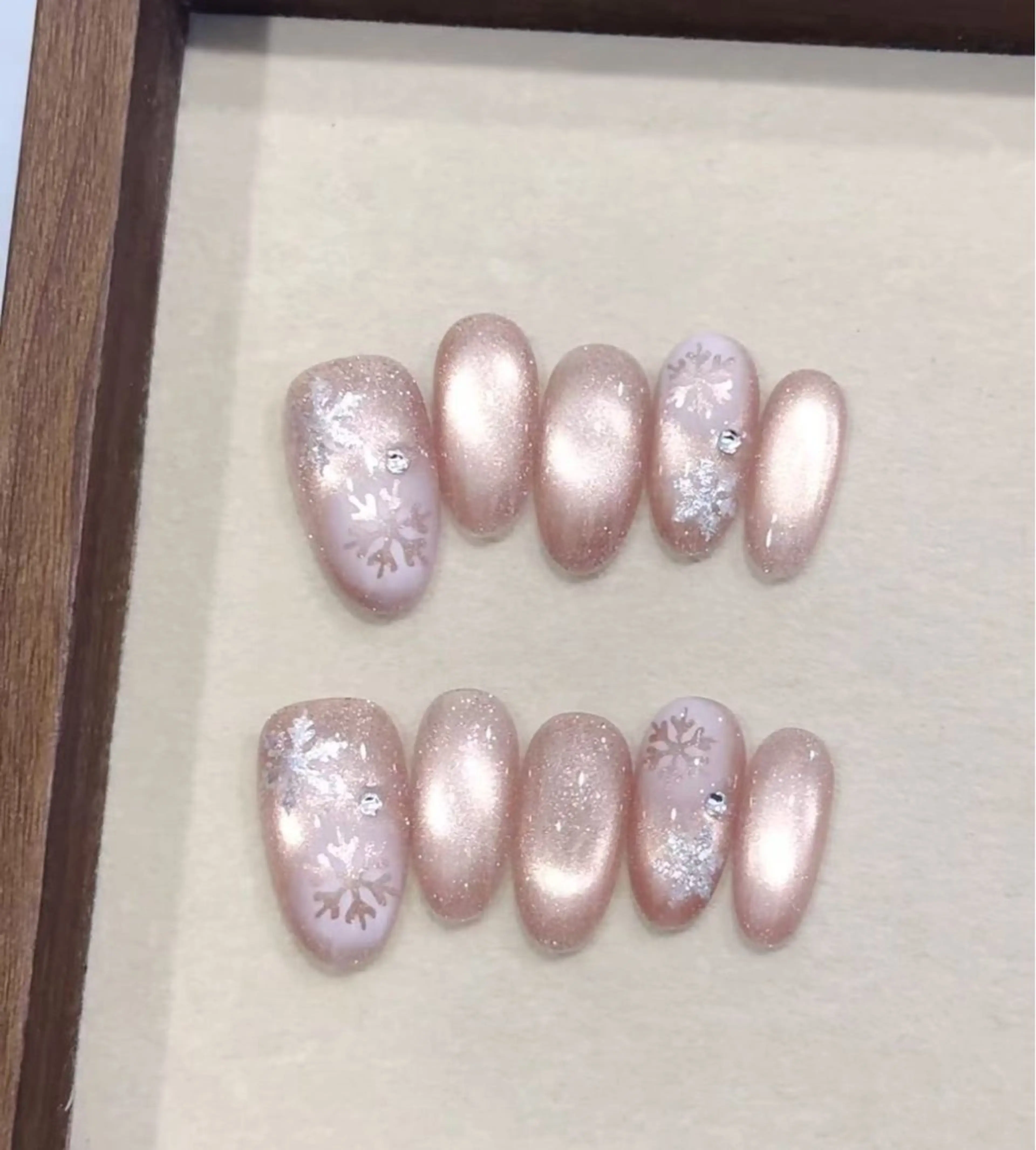 定額ネイル💅メニュー写真デザイン＋チップ長さだ10本★ 冬限定の雪花ネイル8の写真