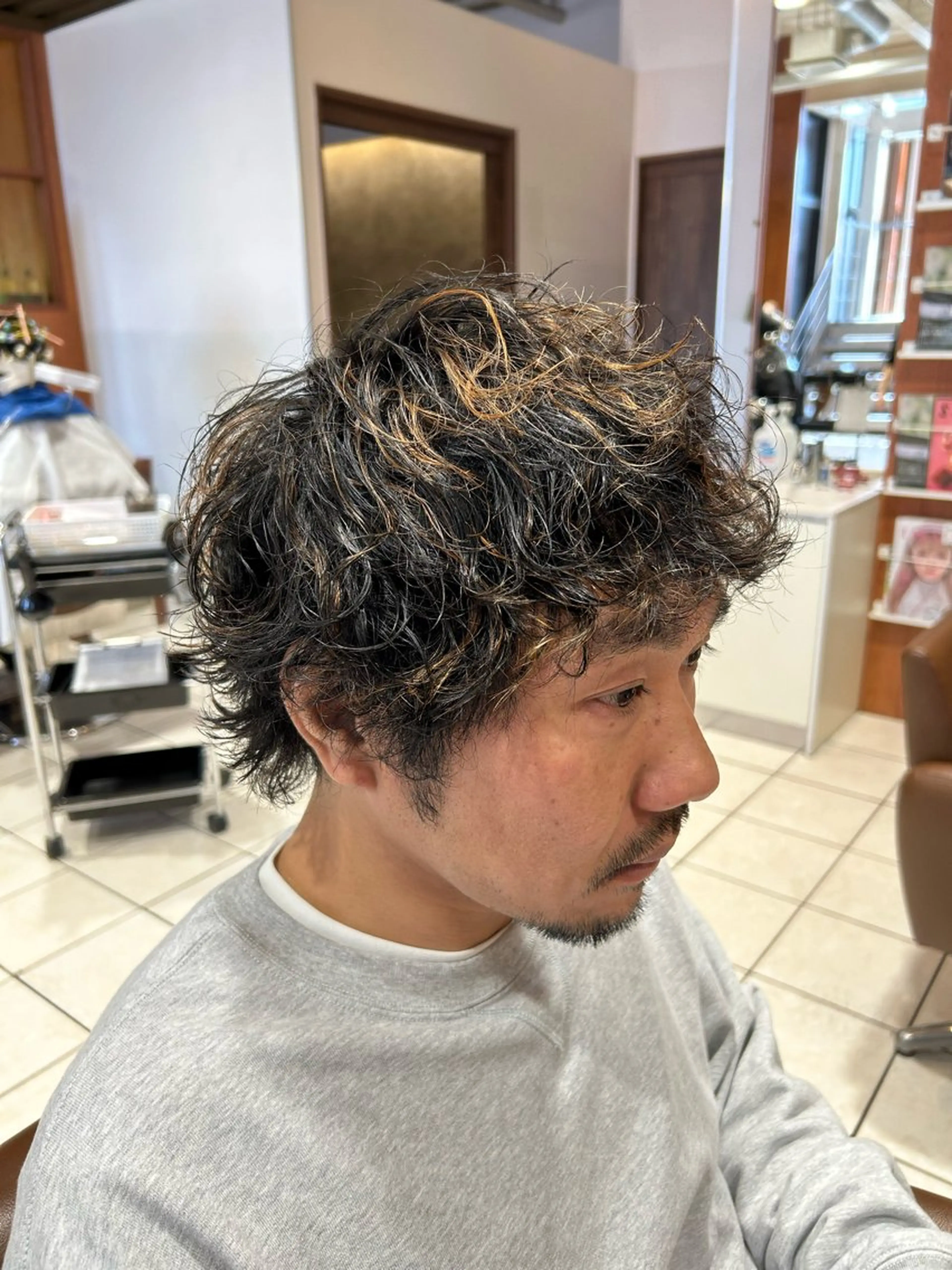 ミディアム パーマ メンズ 波巻きパーマ ulus OSAKA所属・福井 太暉のヘアスタイル