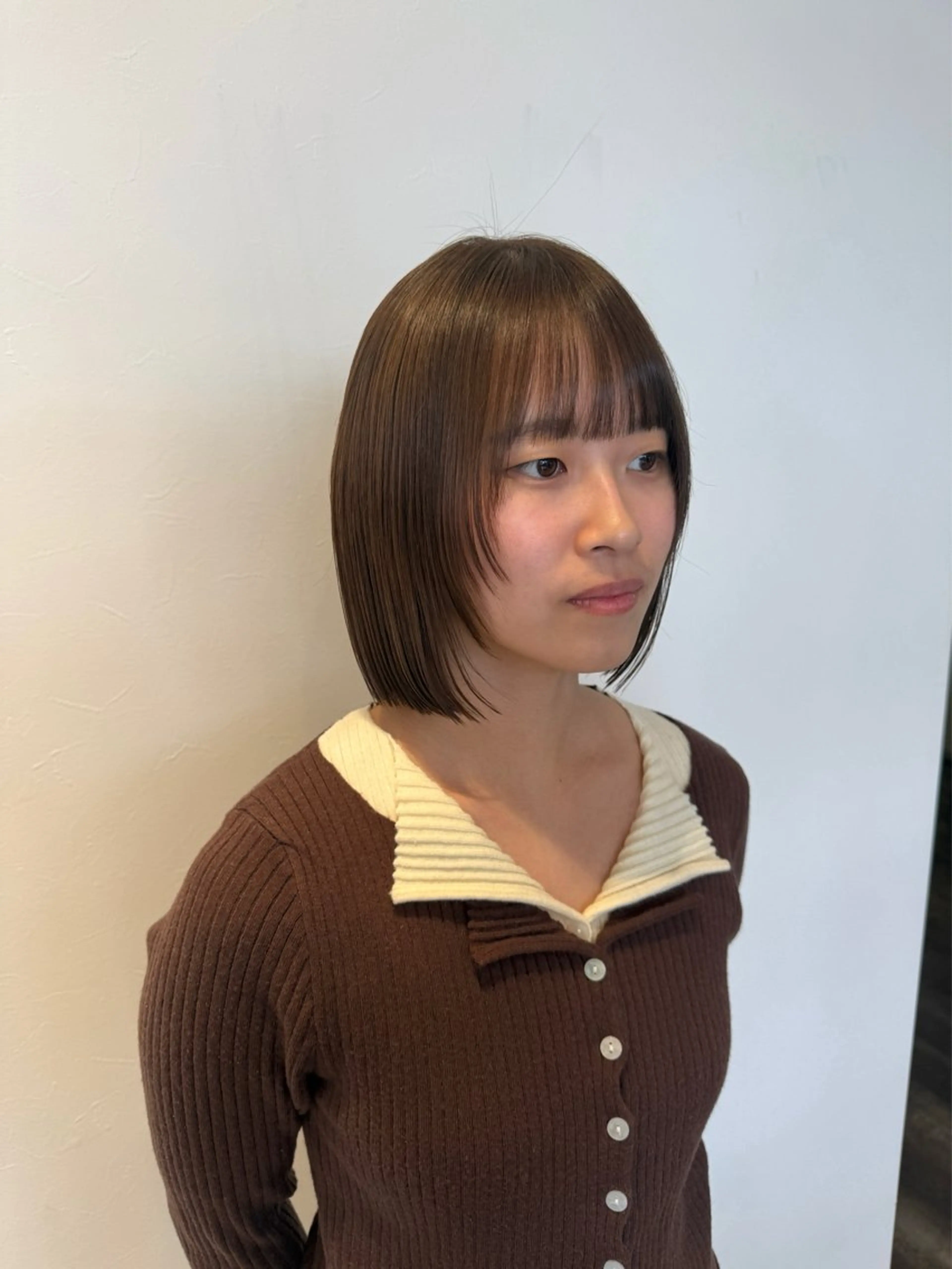 ショート ボブ 顔まわりレイヤー レイヤーカット カット ヘアカラー 白築 怜実のヘアスタイル