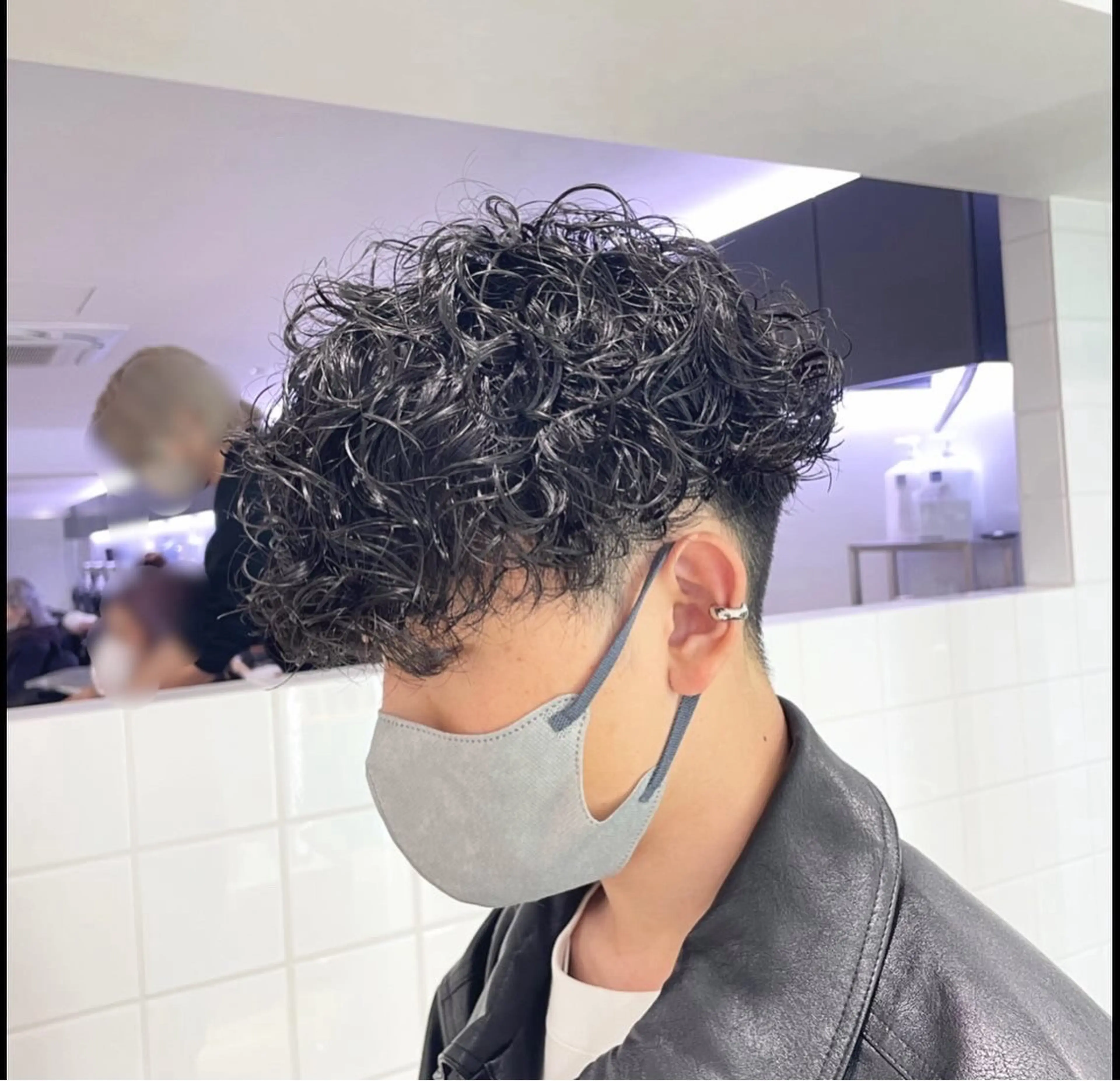 ショート パーマ ヘアアレンジ メンズ メンズパーマ プードルパーマ プードルパーマ 顔まわりカット の達人のヘアスタイル