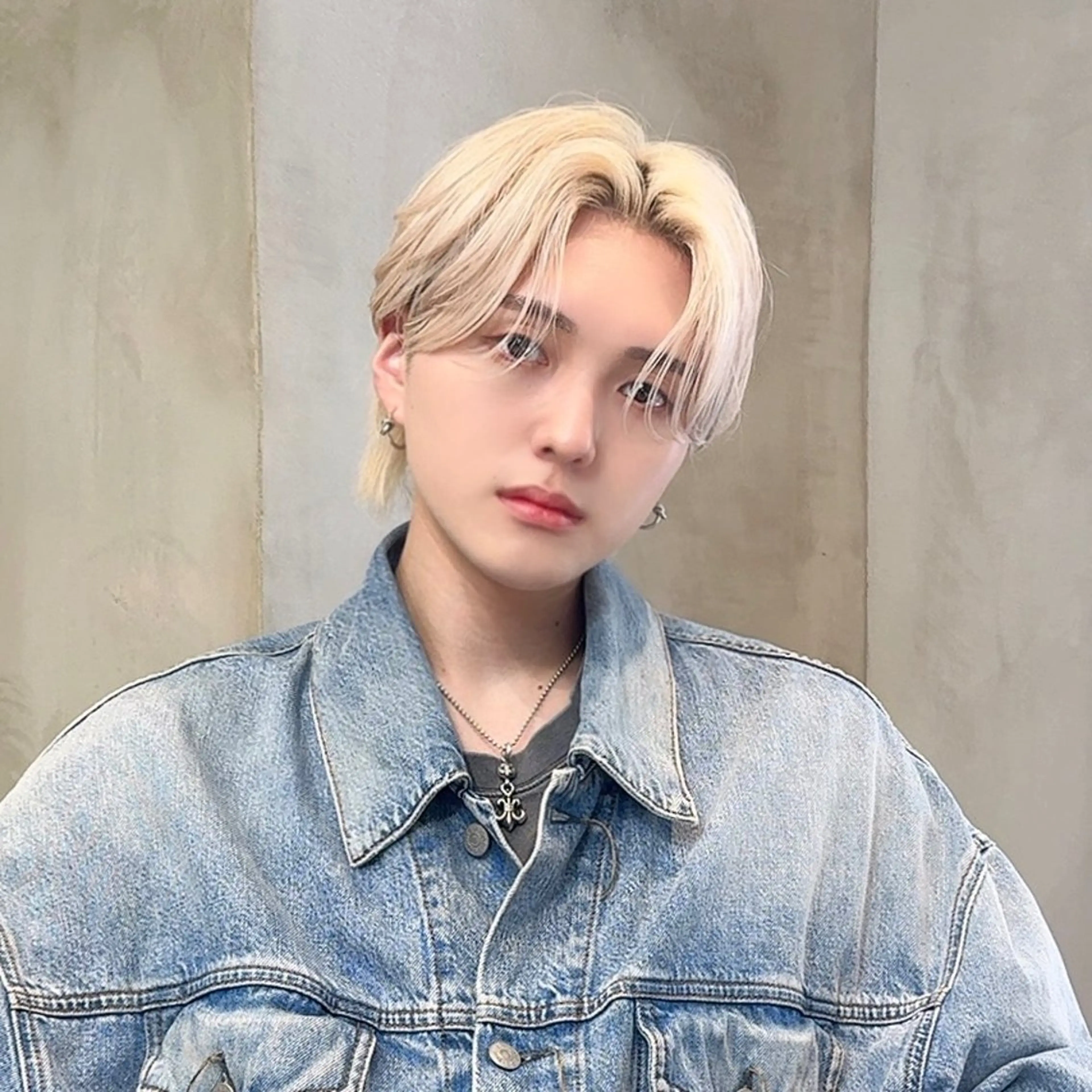 ミディアム カラー メンズ 岡田大志🇰🇷 中/韓メンズヘアのヘアスタイル