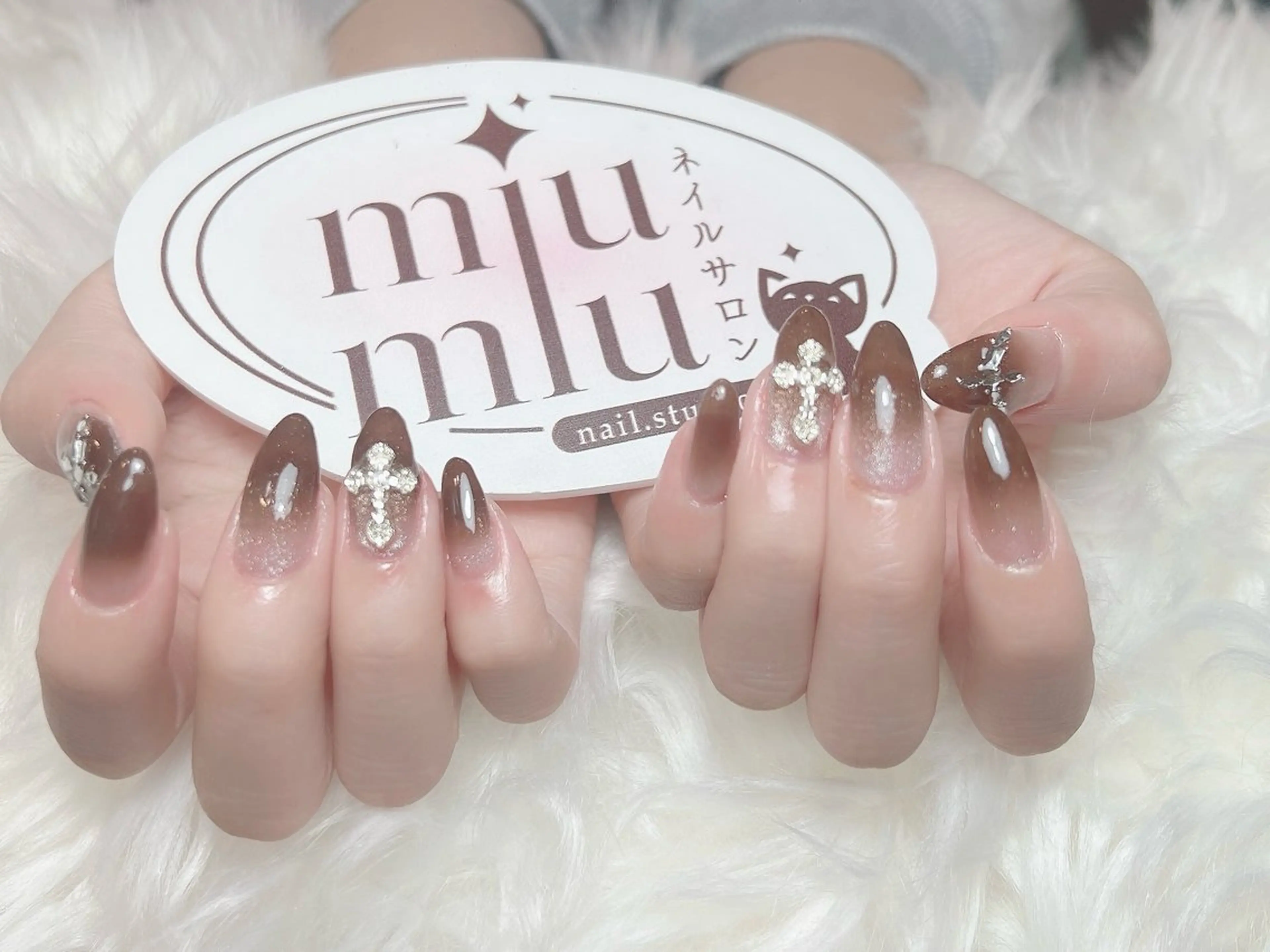 ミディアム Miu Miu Nail Studio所属・yu naのネイルデザイン