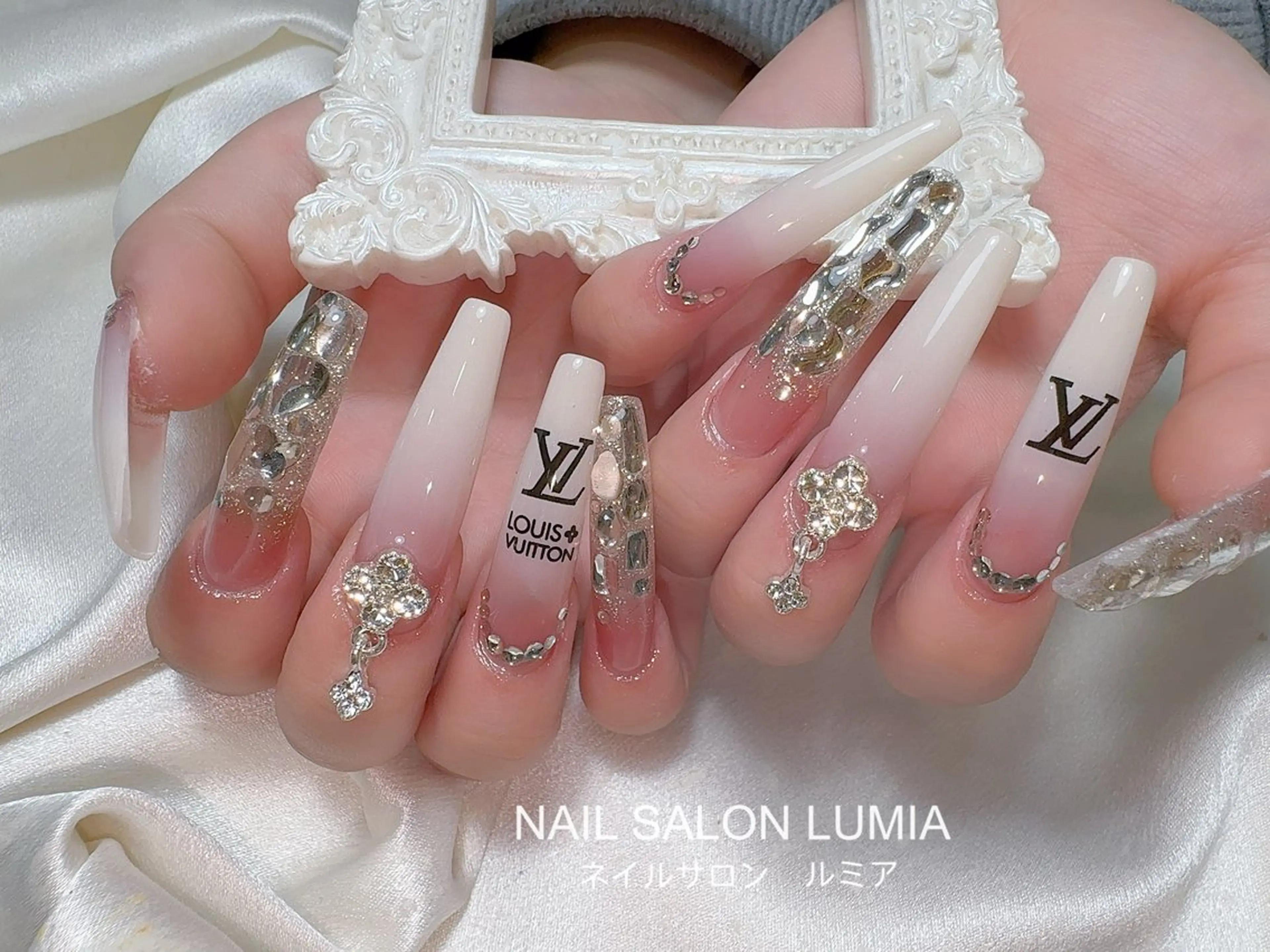 ネイル ハンドネイル ネイルサロン ルミア Lumia 店長のネイルデザイン
