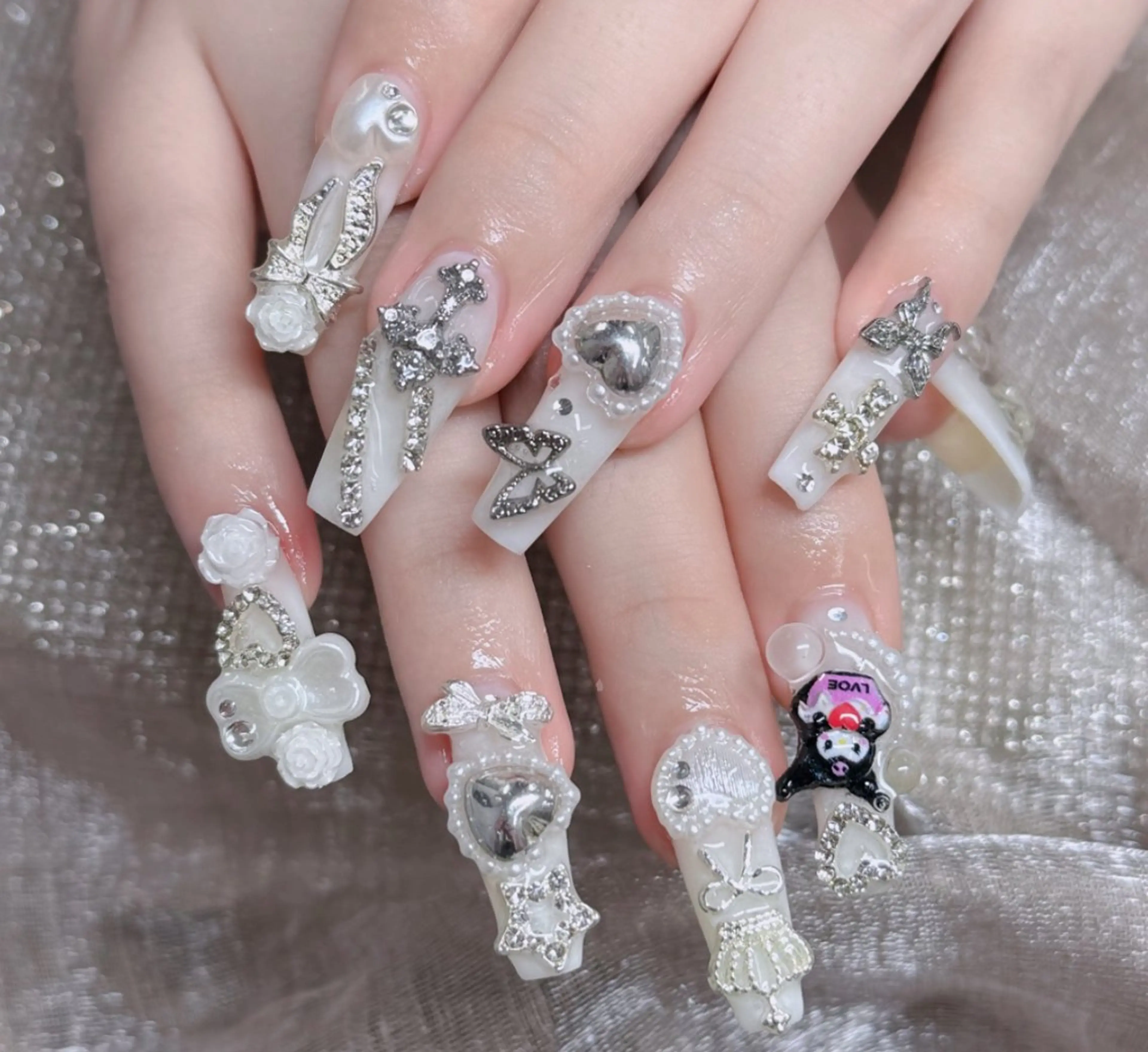 ネイル フレンチネイル ジェルネイル ガラスフレンチ ハロウィン ハート ハンドネイル H.baby Nail Salonのネイルデザイン