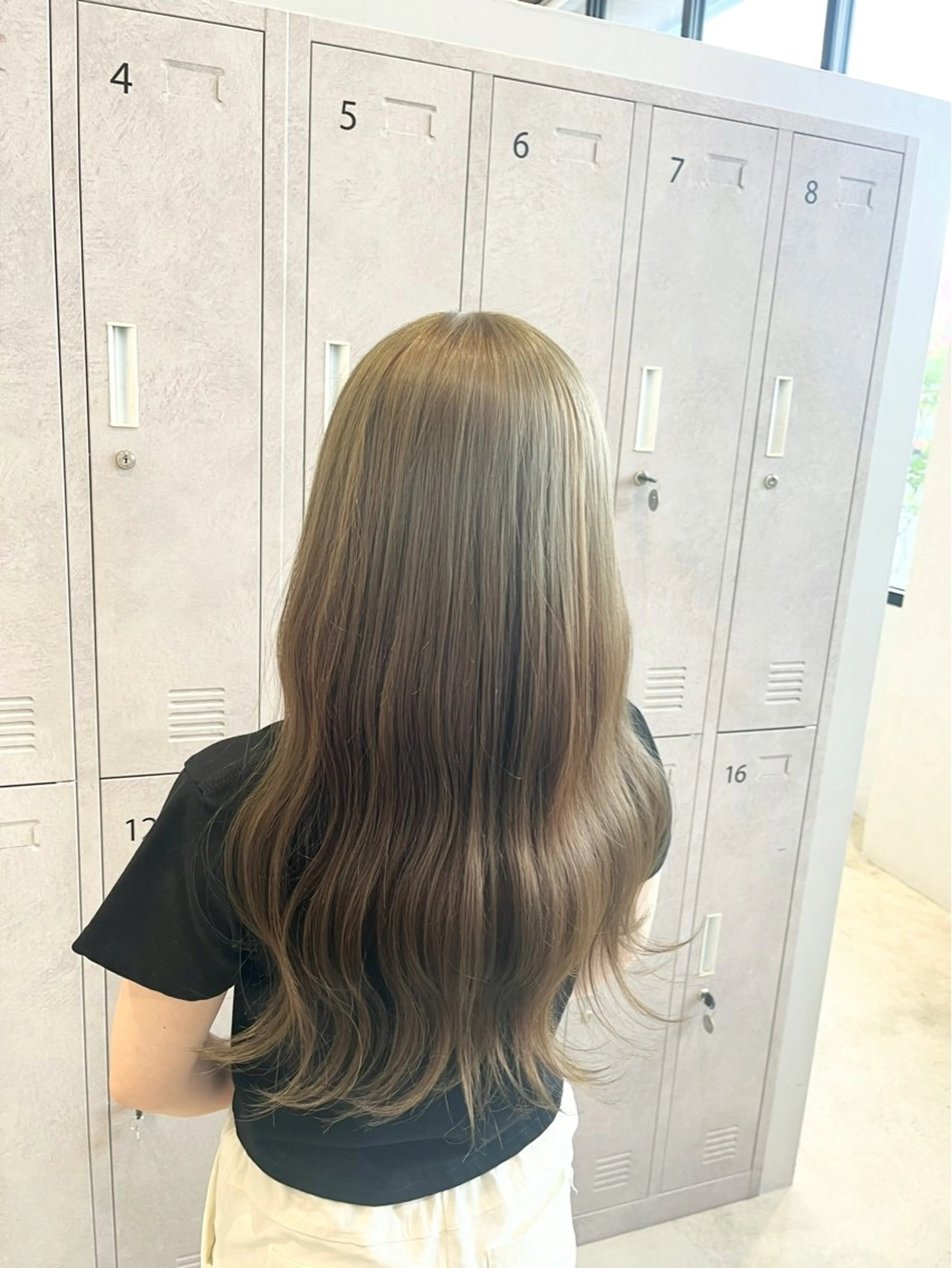 カラー ヘアカラー 斉藤 果音のヘアスタイル