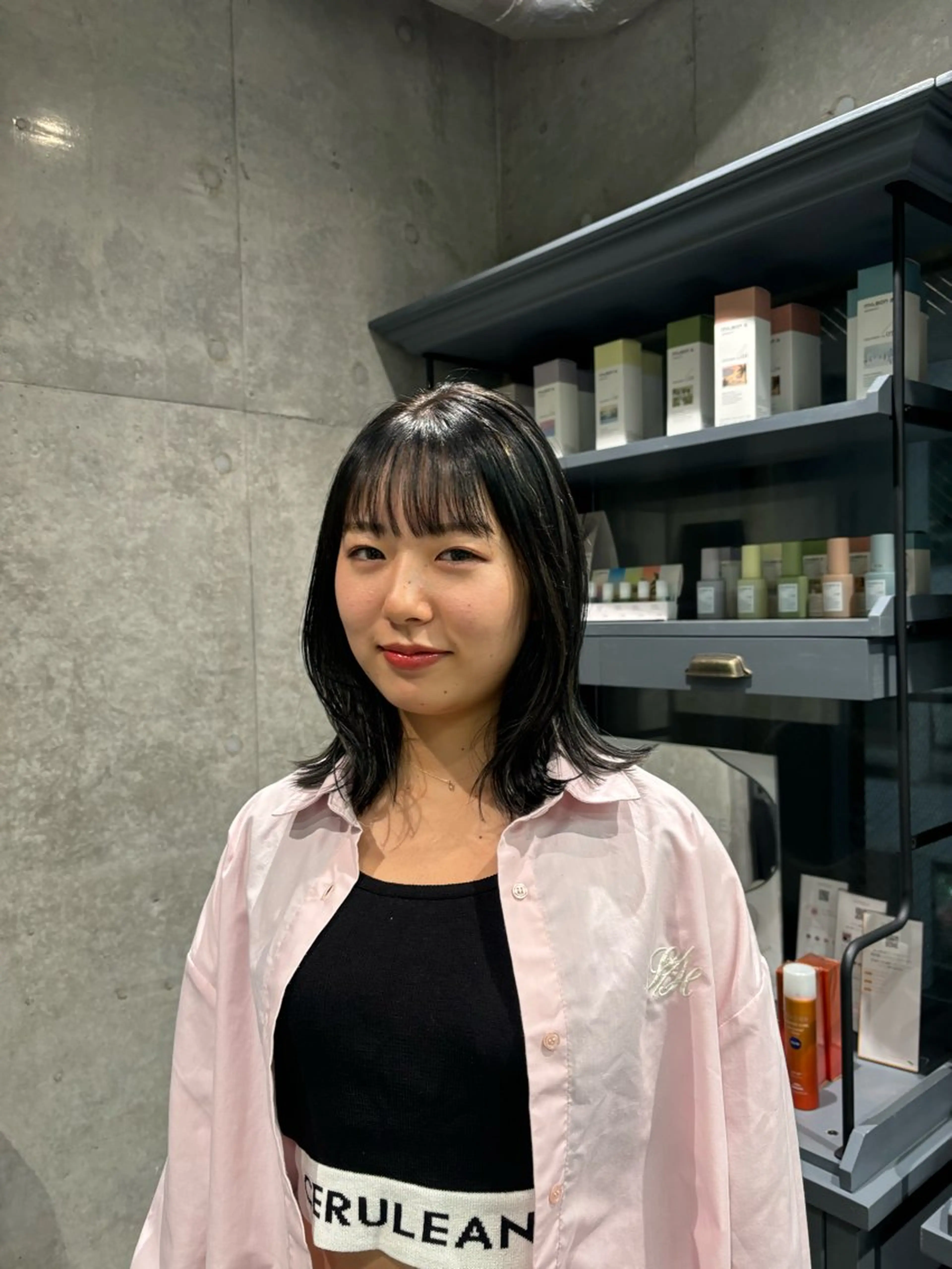 ミディアム PANOLA下北沢所属・PANOLA下北沢 中川夢菜のヘアスタイル