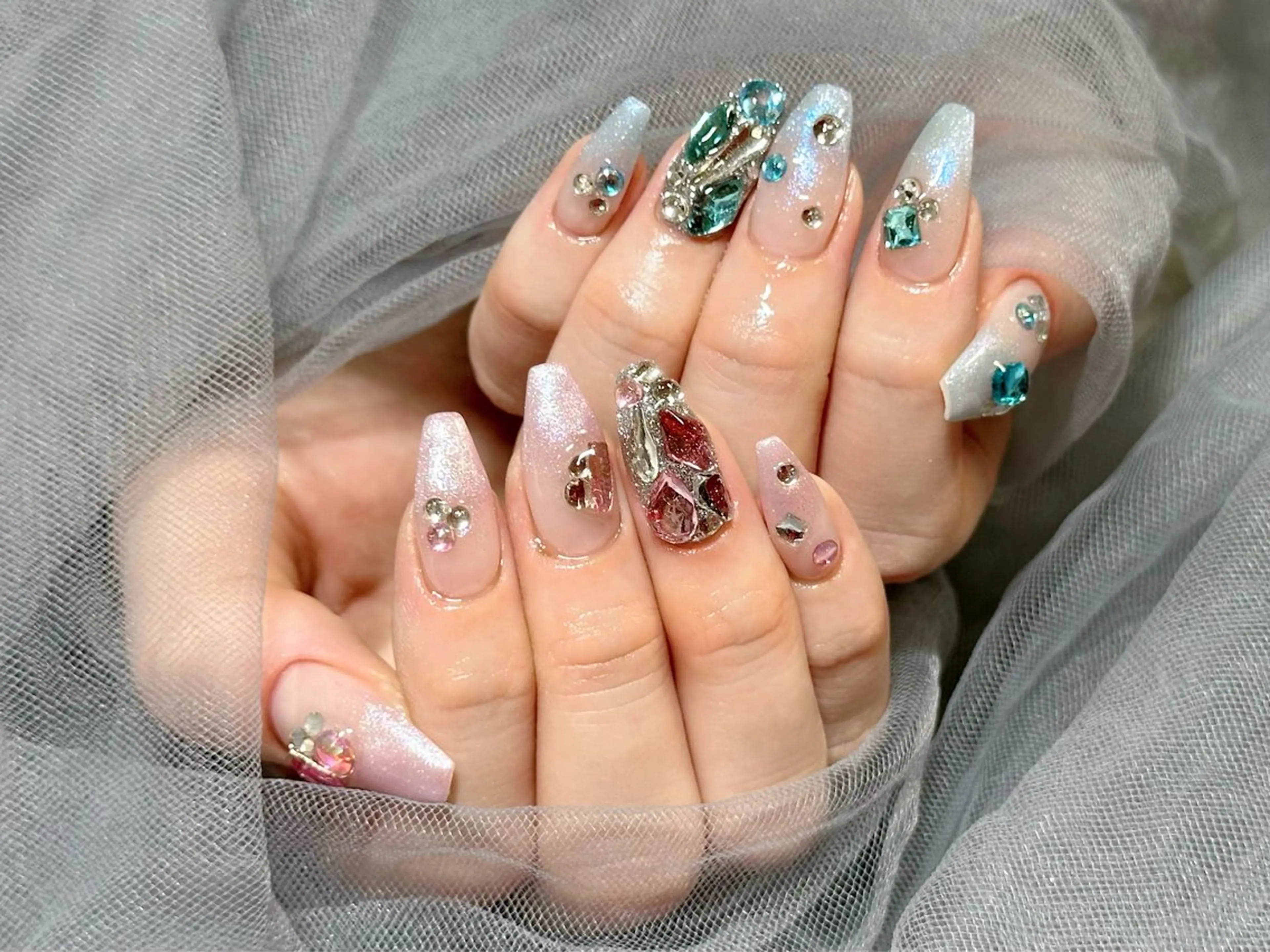 ネイル マグネットネイル ストーンネイル ハンドネイル KURELLY所属・Nail Salon KURELLYのネイルデザイン