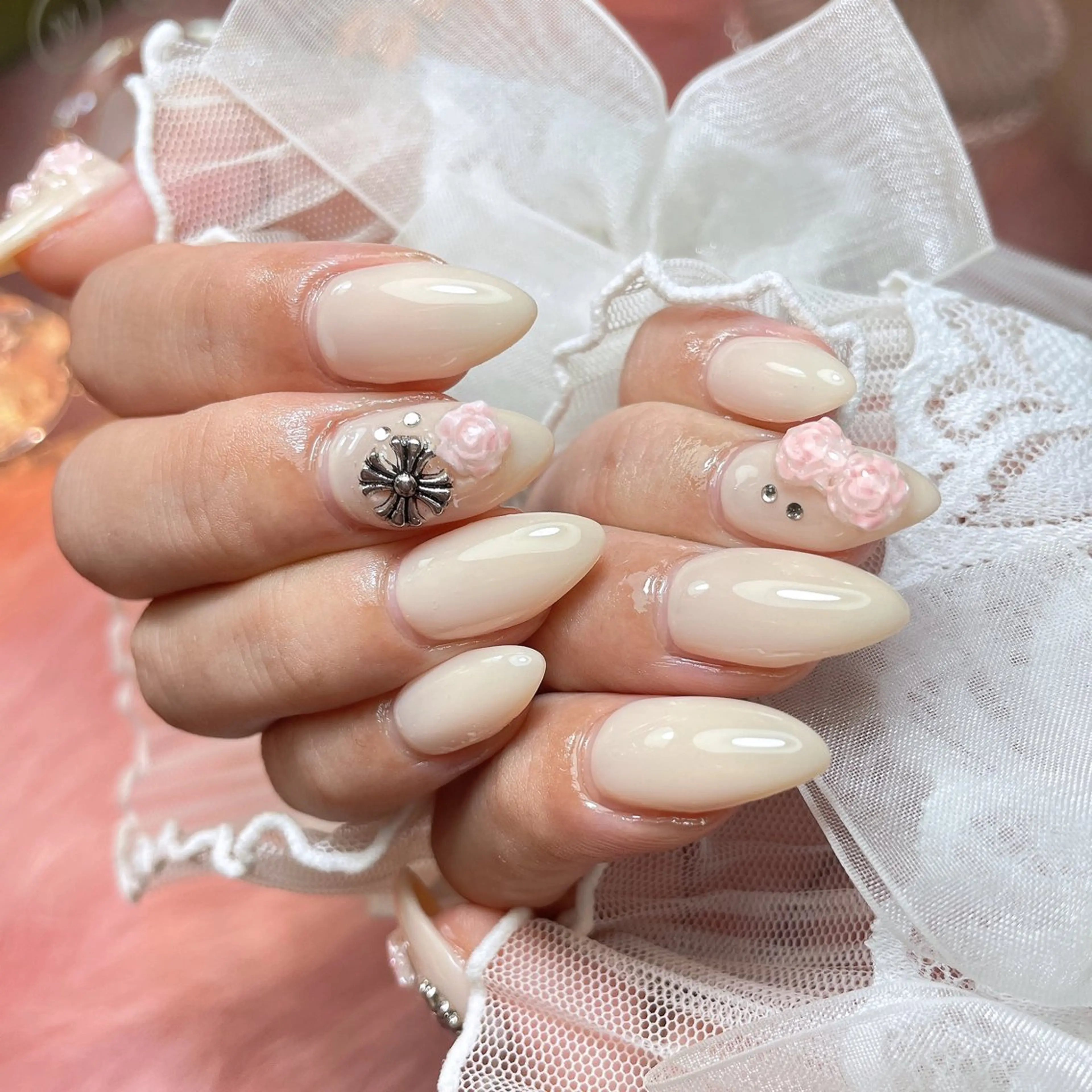 ネイル 23時まで❤︎韓国、 ワンホンネイルのネイルデザイン