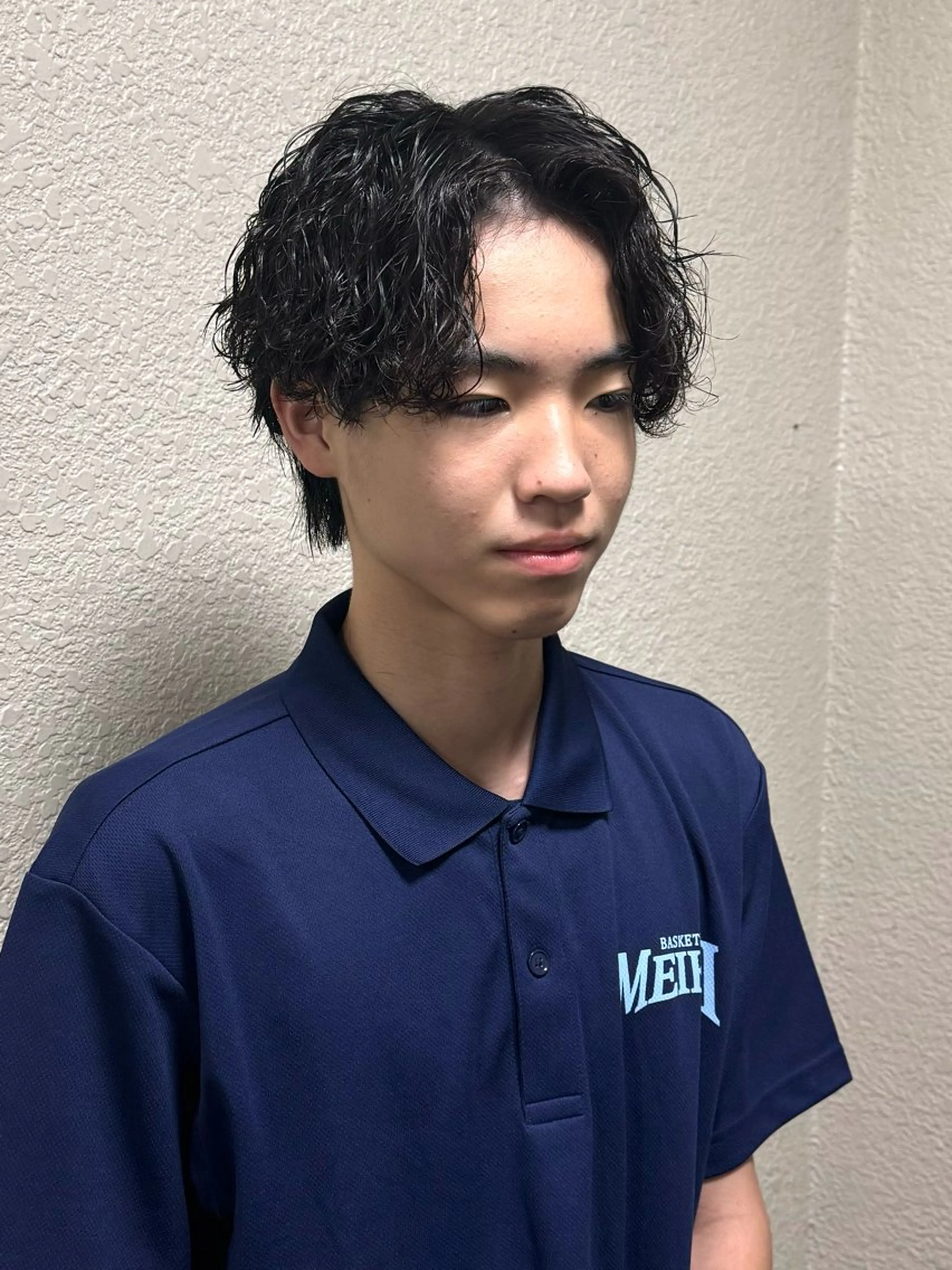 ミディアム パーマ メンズ ミディアムパーマ メンズパーマ 波巻きパーマ 柏メンズカットパーマ NO.1タイチのヘアスタイル