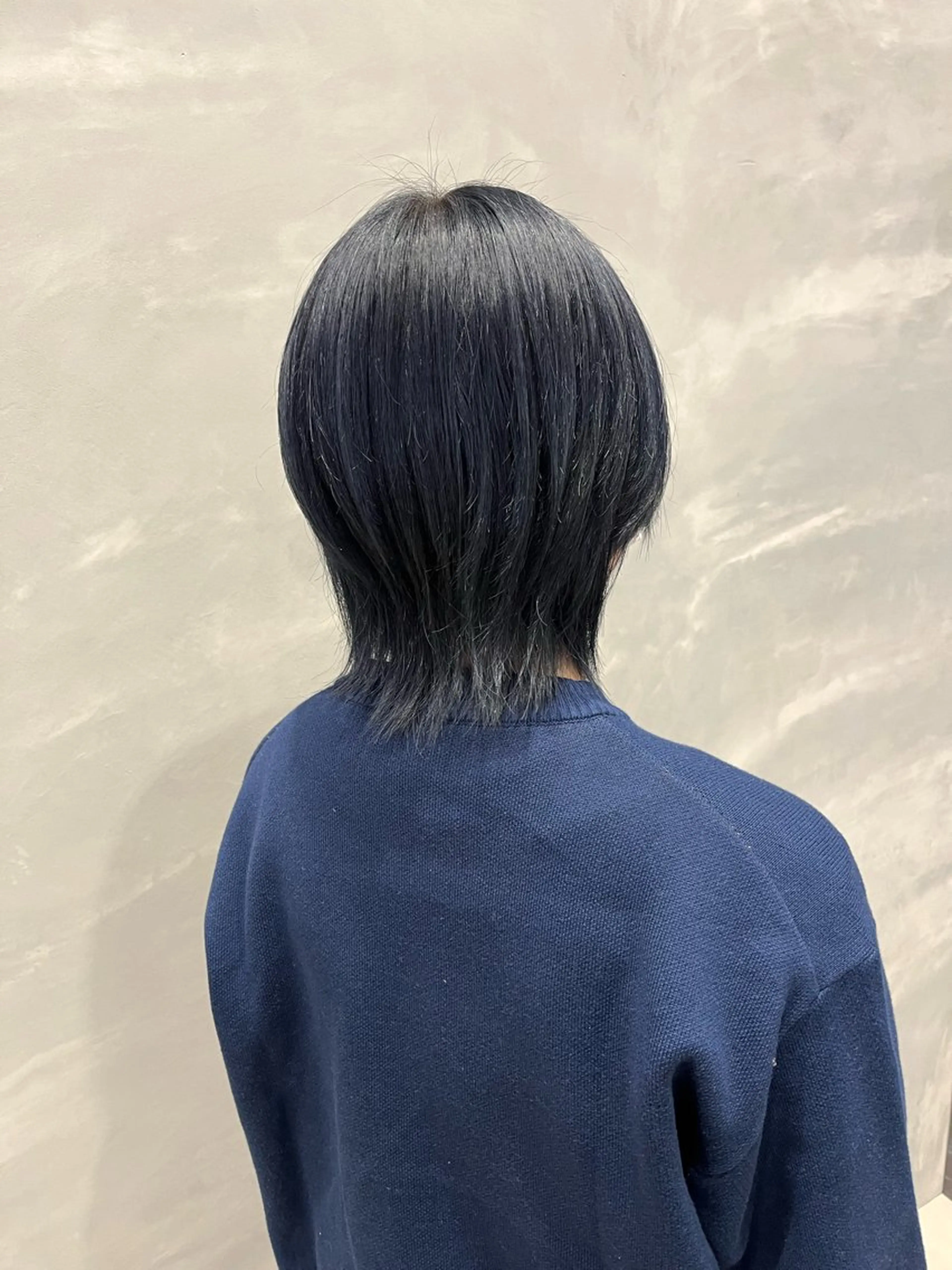 ショート カラー 黒髪 ブルーカラー ブルーブラック number大分/ 磯部栞里のヘアスタイル