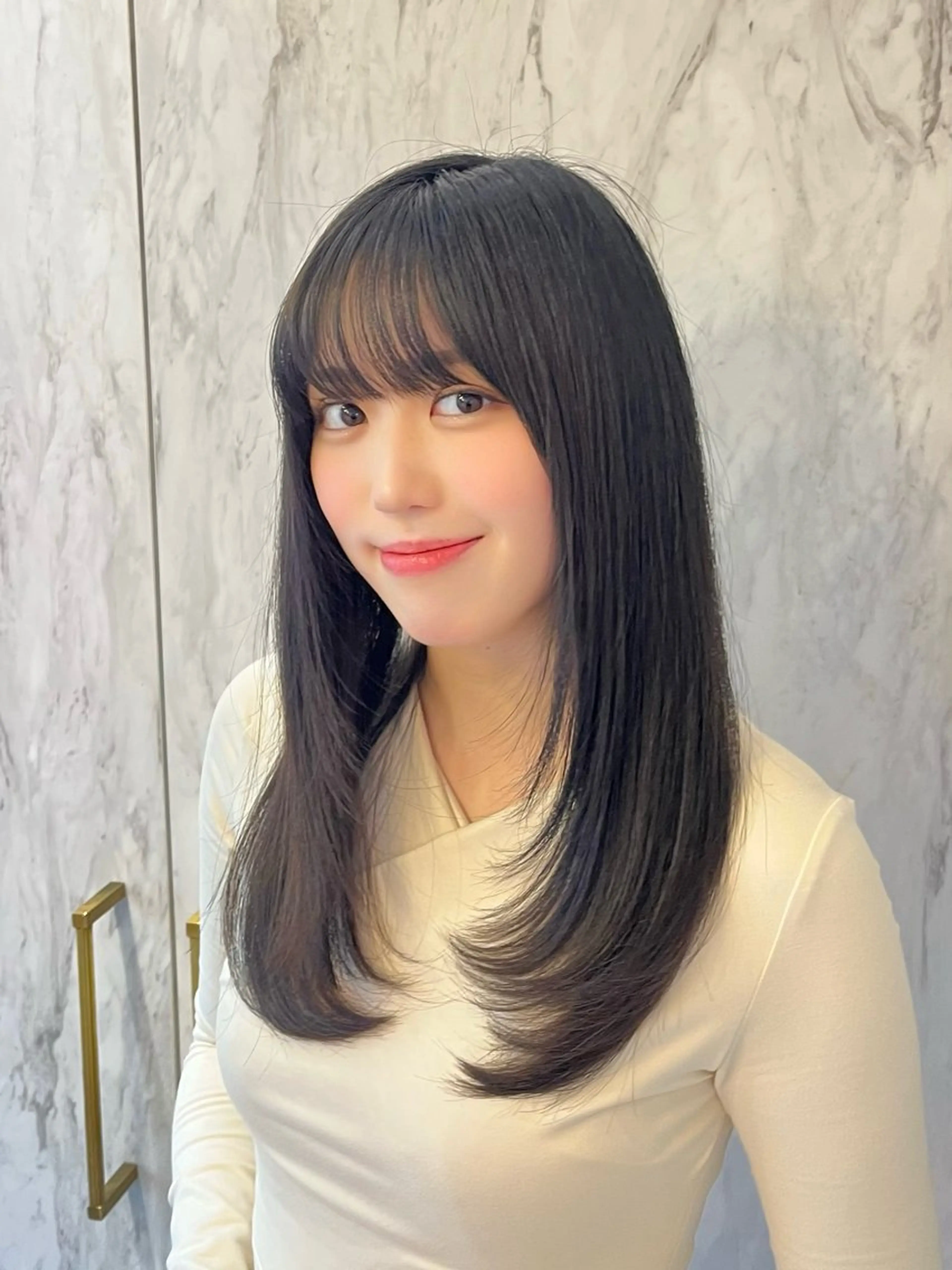 セミロング 新宿/小顔レイヤー/ 顔まわり/西慶太朗のヘアスタイル