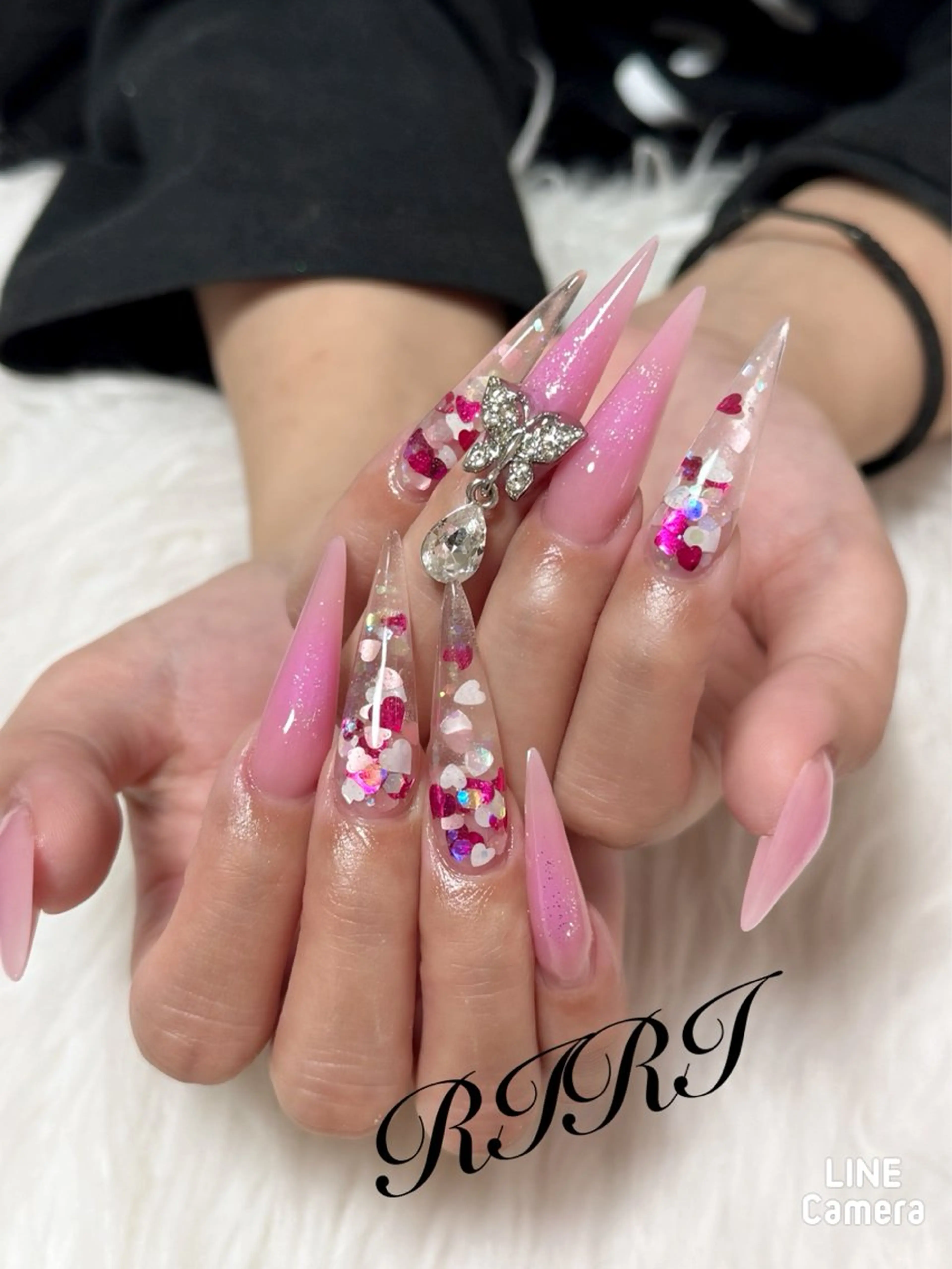 ネイル チークネイル ジェルネイル ハート キラキラネイル ロングネイル ハンドネイル riri オーナーのネイルデザイン