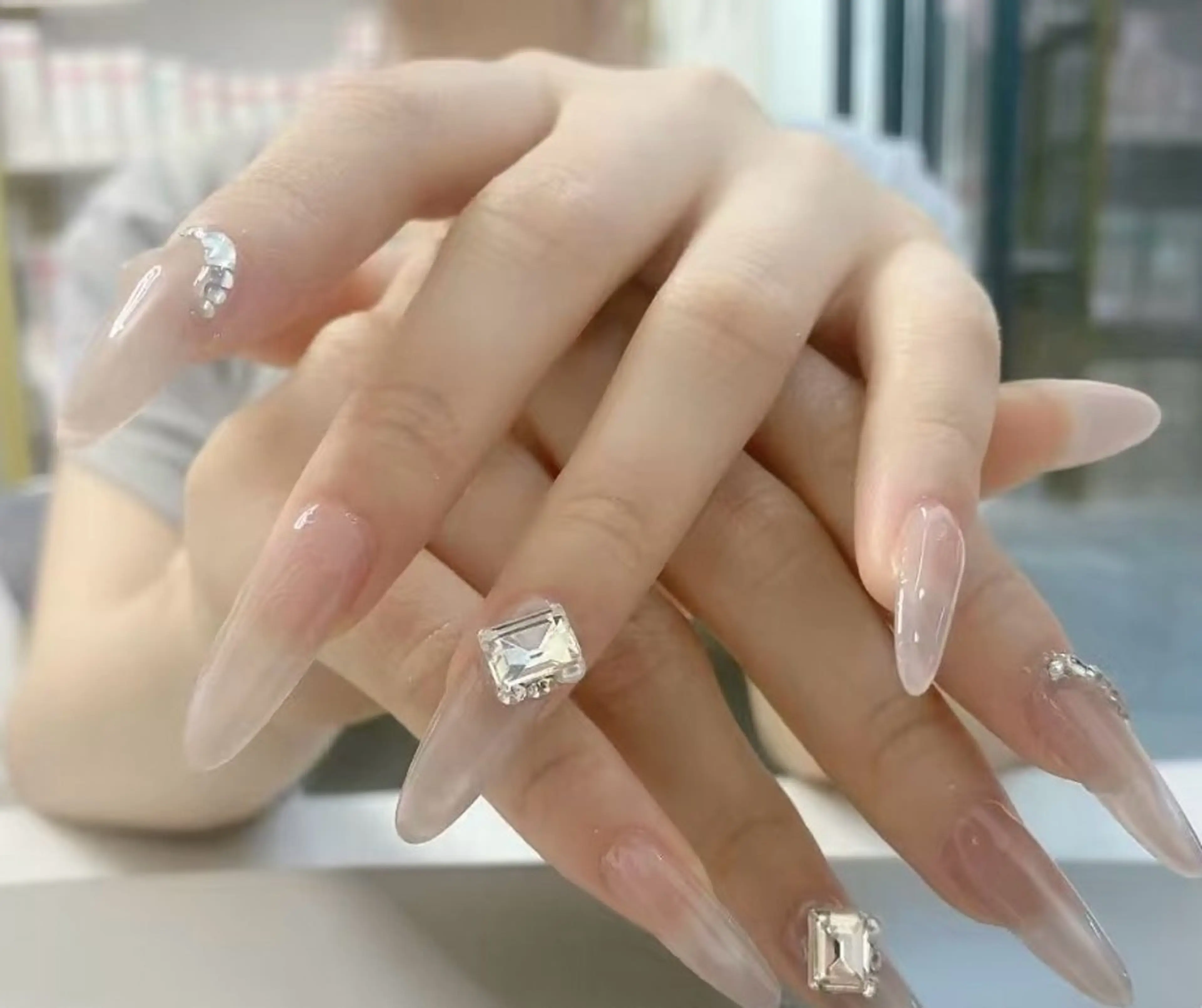 ネイル 高木 維麗絲のネイルデザイン