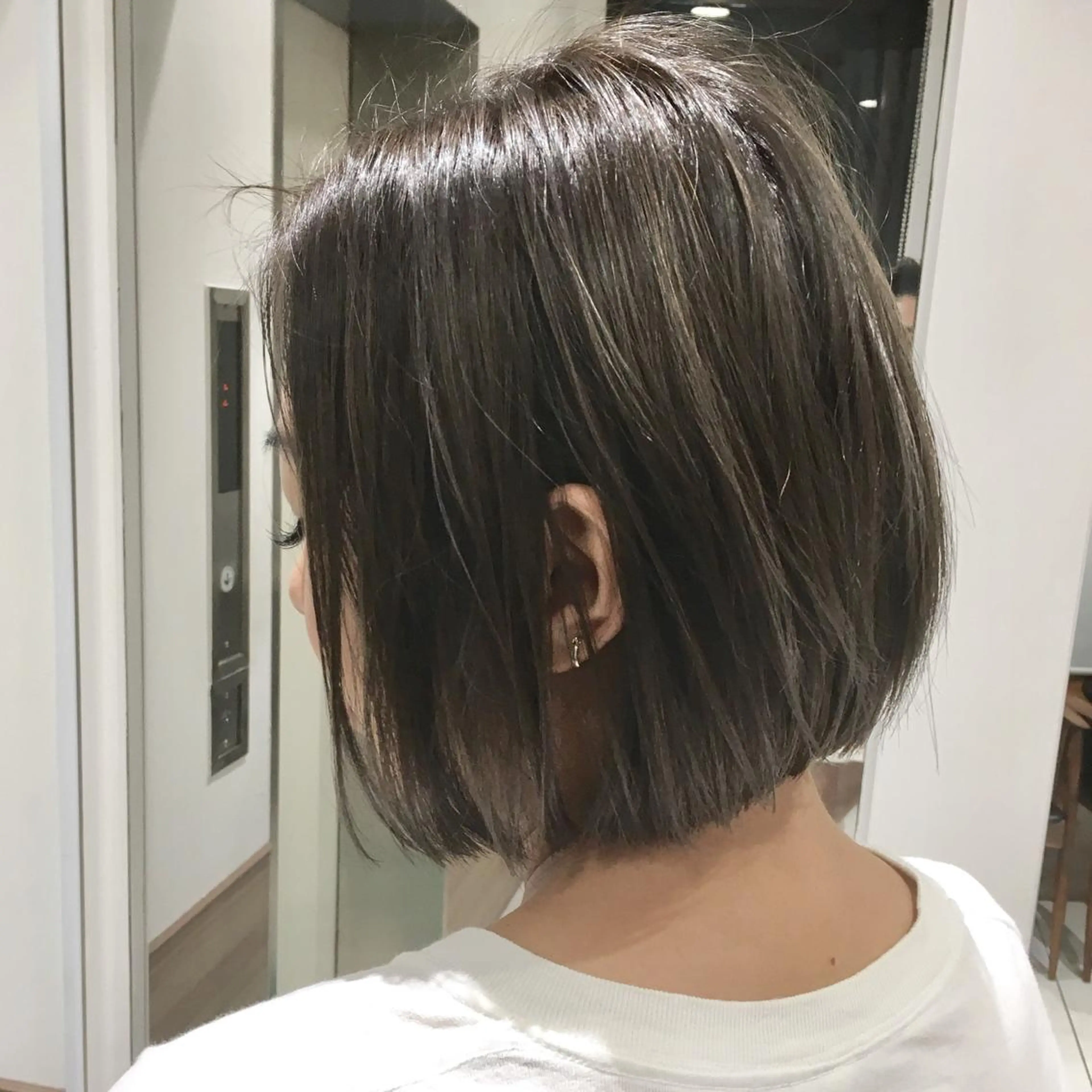 ショート カラー グレージュ tuki yokohama所属・店長 小池アキトのヘアスタイル