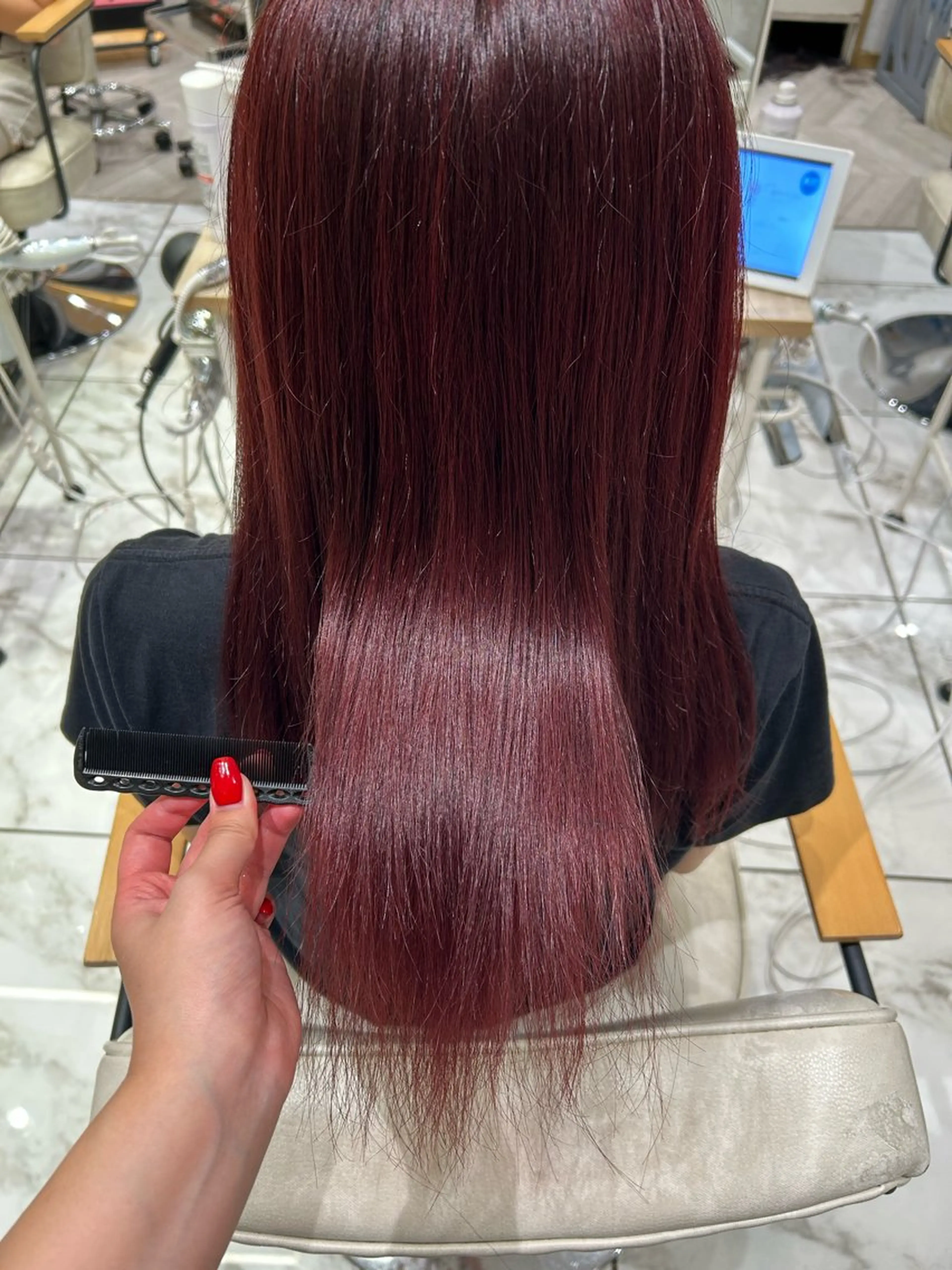 ロング カラー 暖色系ツヤカラー コトノ🫧のヘアスタイル