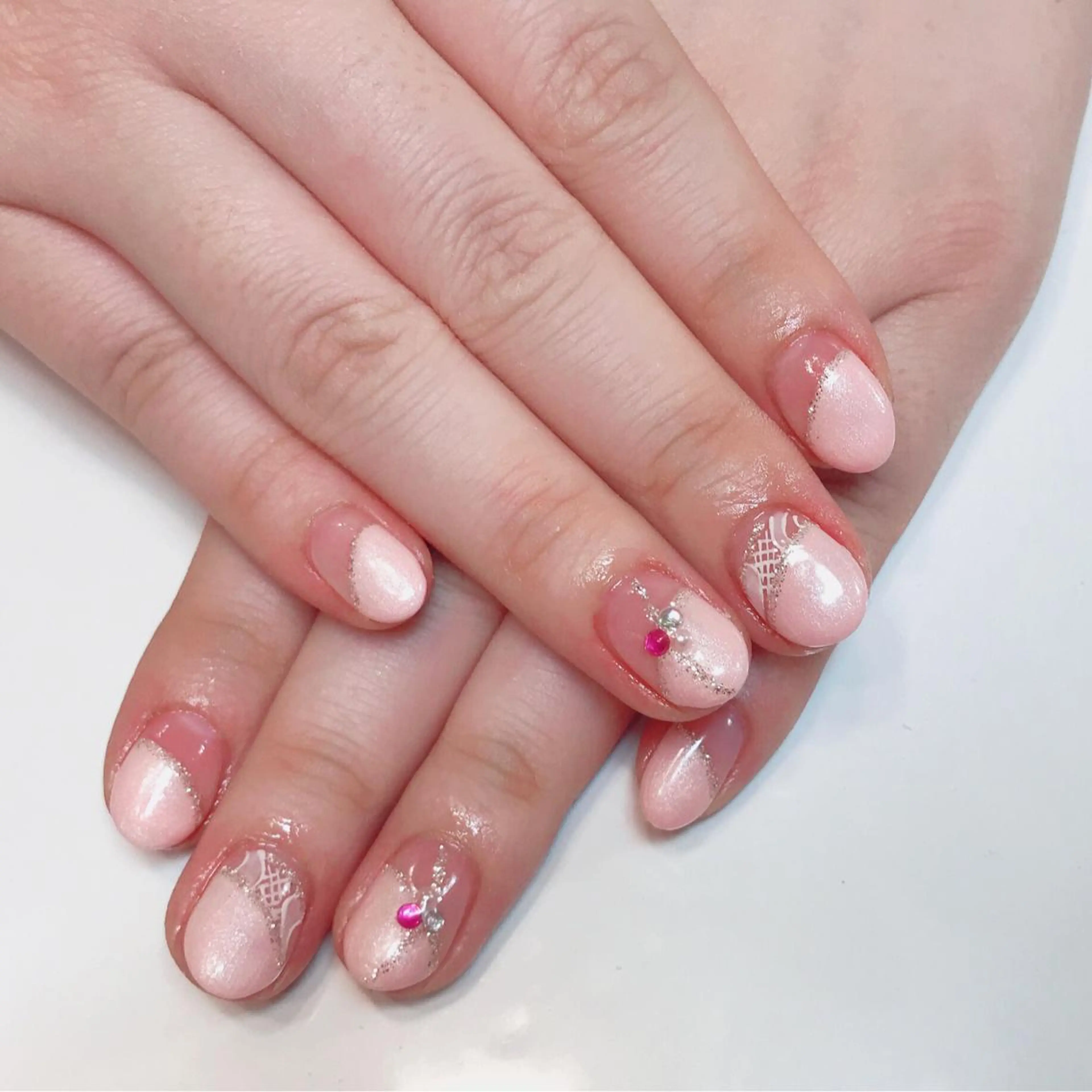 カラー ネイル Q Free nailsのネイルデザイン