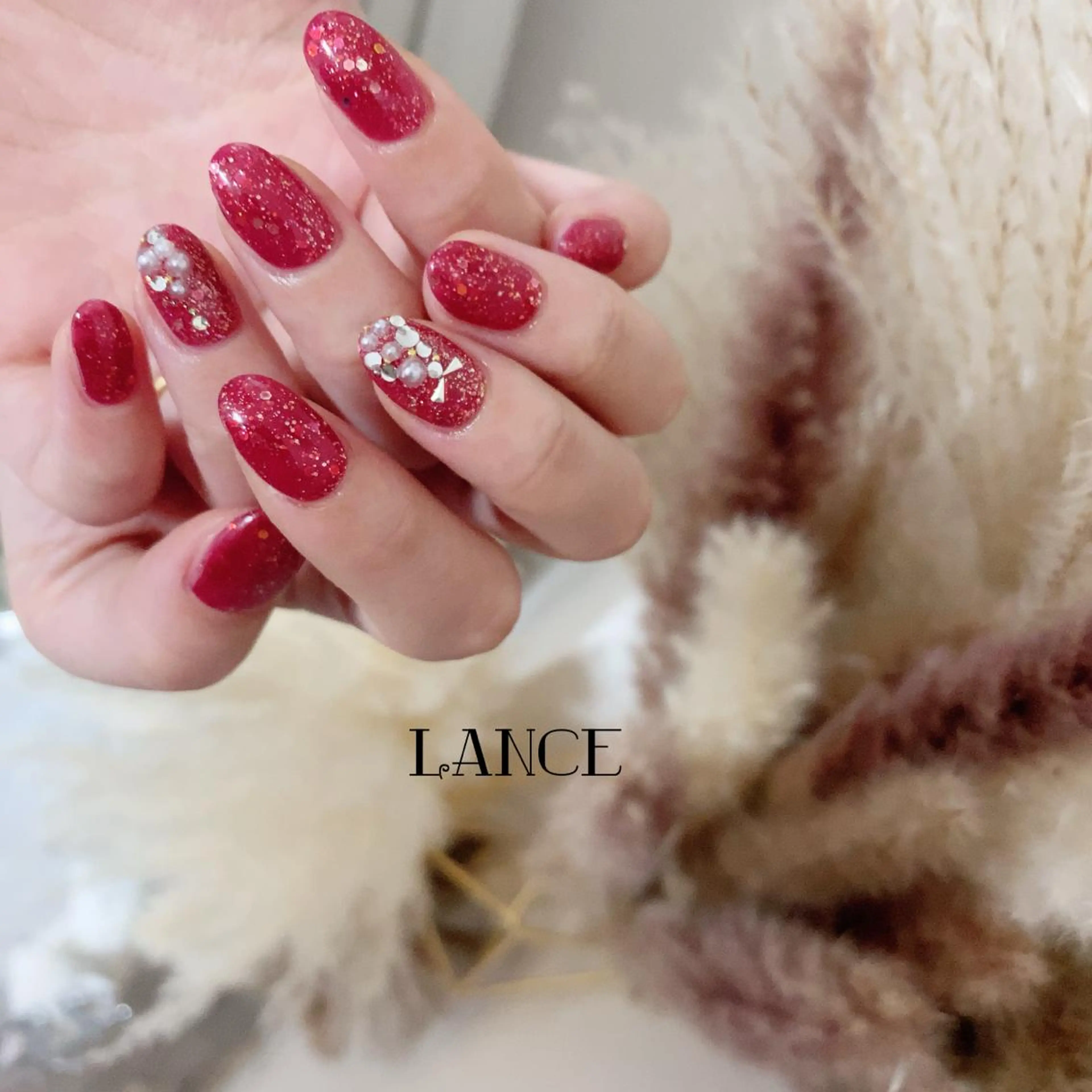 ミディアム ネイル クリスマス オーロラネイル フレンチネイル ワンホンネイル 冬ネイル ハンドネイル Lance nailのネイルデザイン