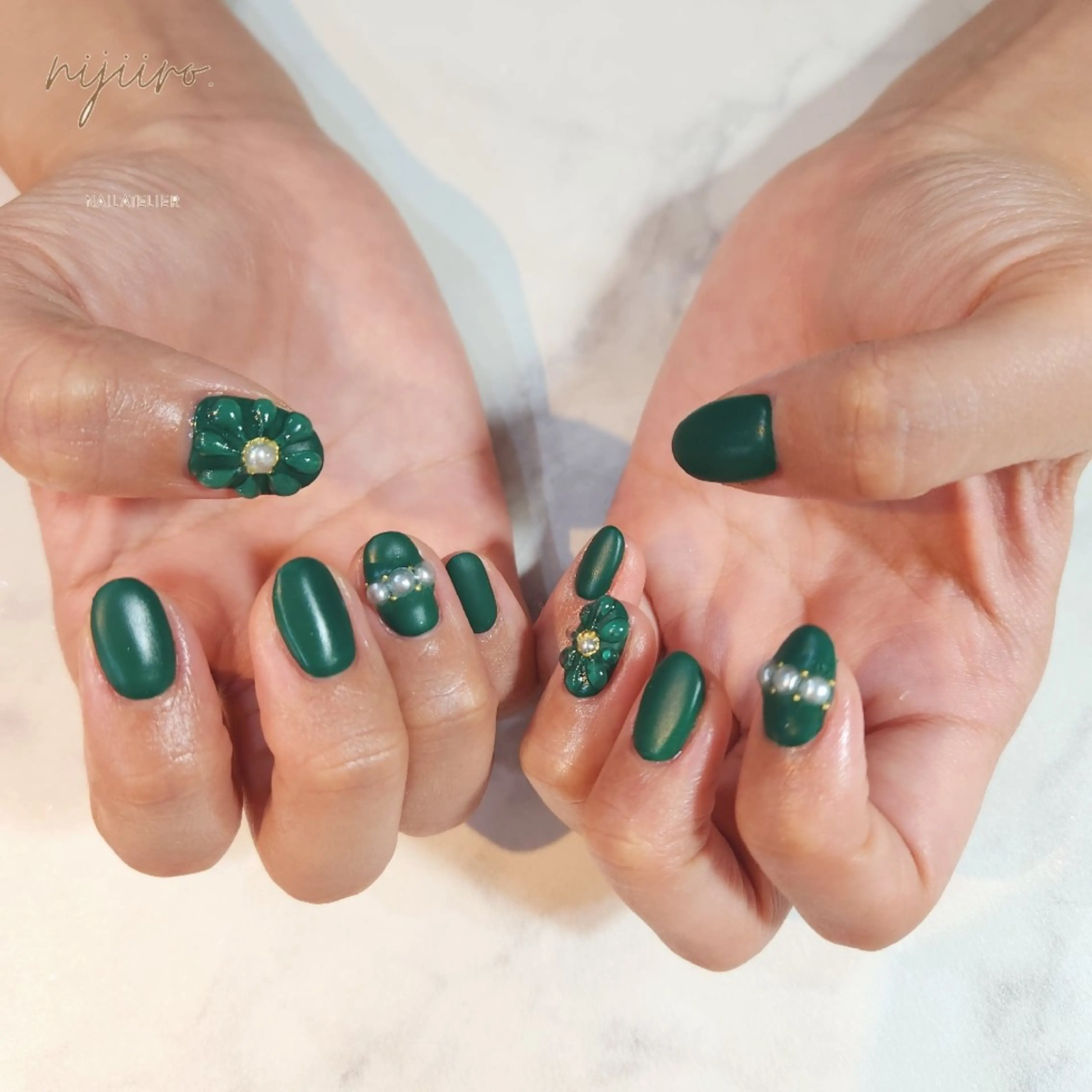 ネイル マットネイル ぷっくりネイル ハンドネイル nailatelier nijiiro.所属・nijiiro🌈 サトウのネイルデザイン