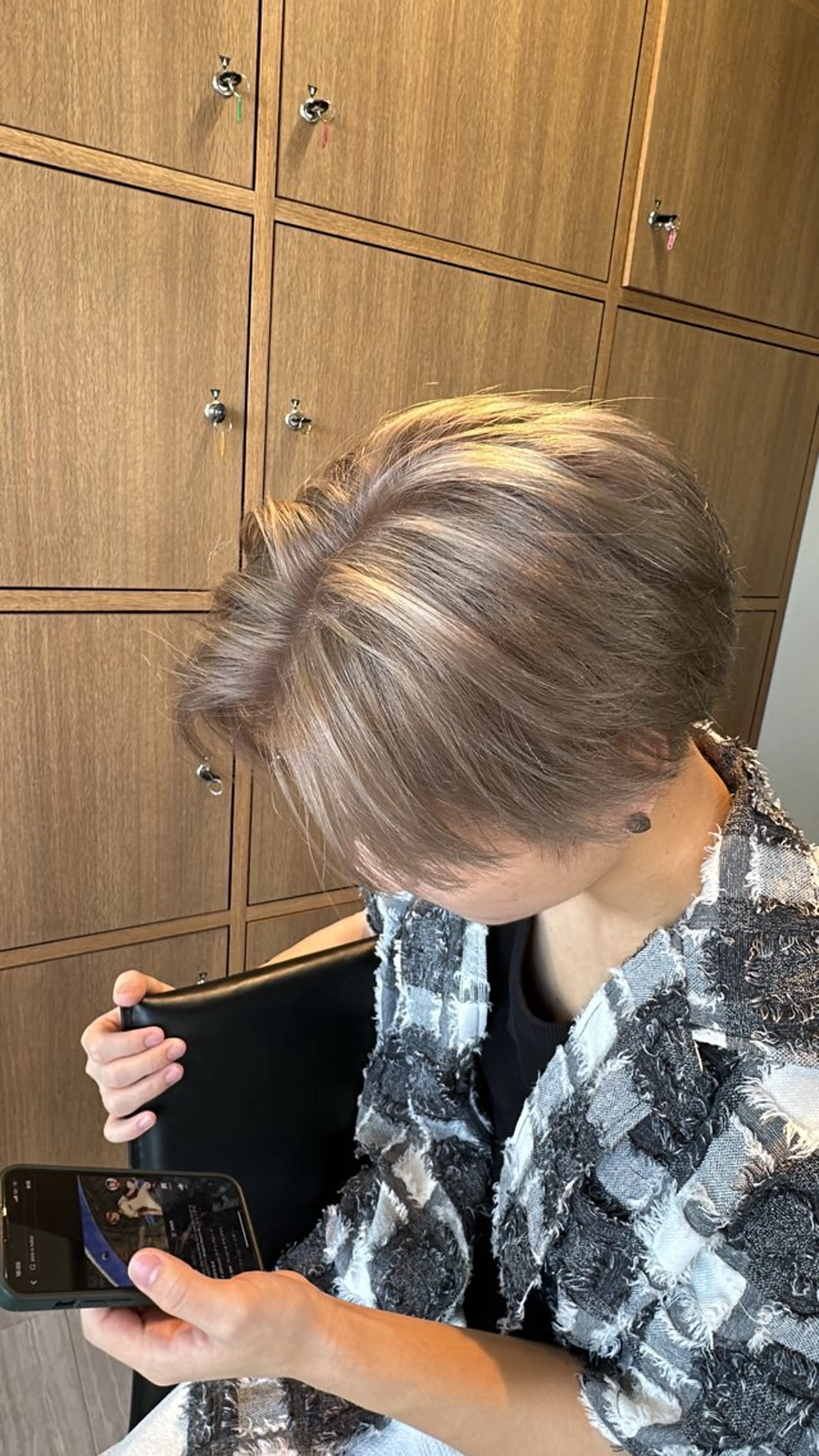 カラー メンズ ベージュカラー ミルクティーベージュ arika オケシ　リョウダイのヘアスタイル