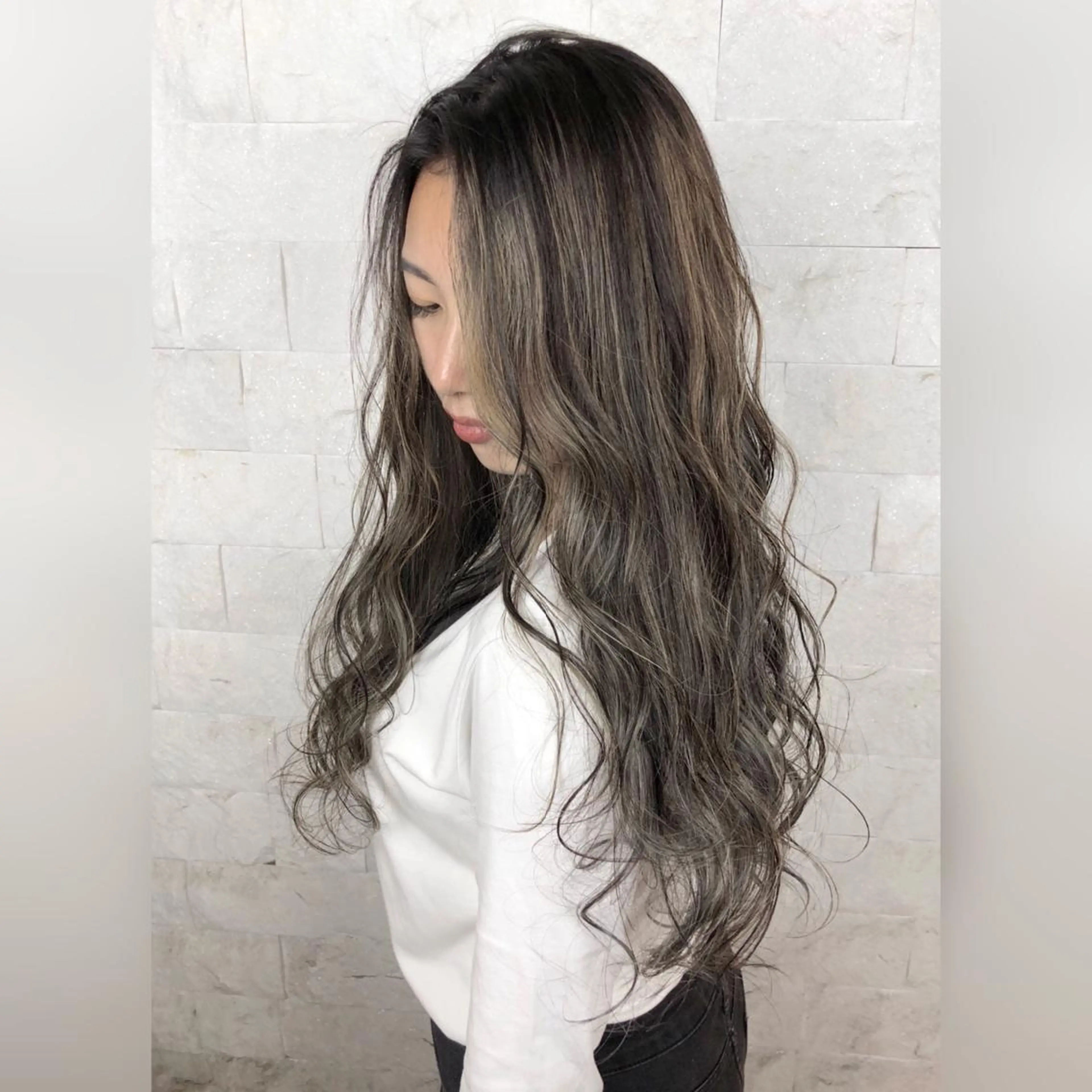 ロング ハイライト 圧倒的美髪ストレート ツダケイタロウのヘアスタイル