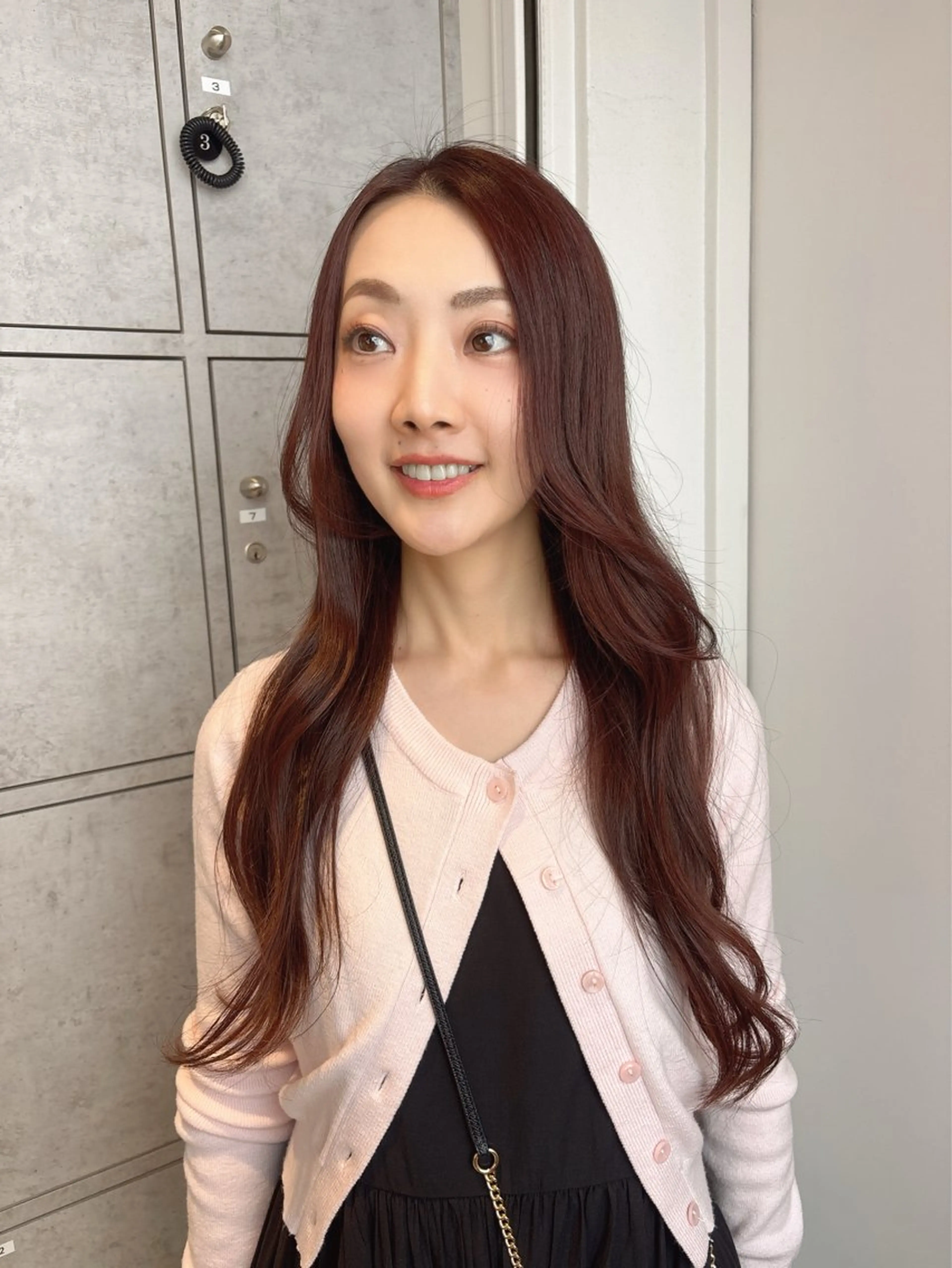 セミロング ヘアカラー トリートメント ヘッドスパ ayumi🦖/ ブリーチカラーのヘアスタイル