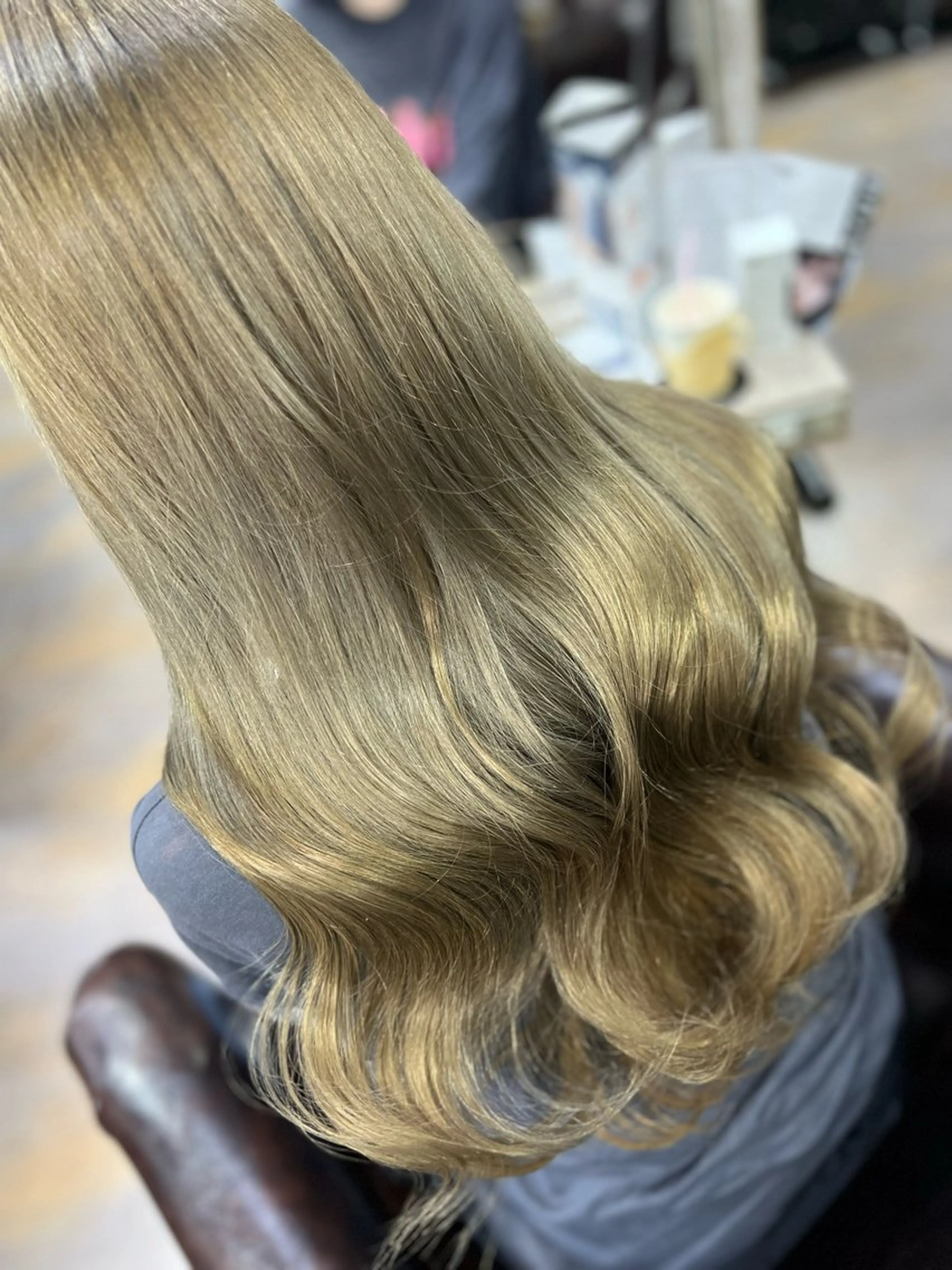 ロング カラー シールエクステ バレイヤージュ ダブルカラー グラデーションカラー ハイライトカラー ミルクティーハイトー ン💖Mikaのヘアスタイル