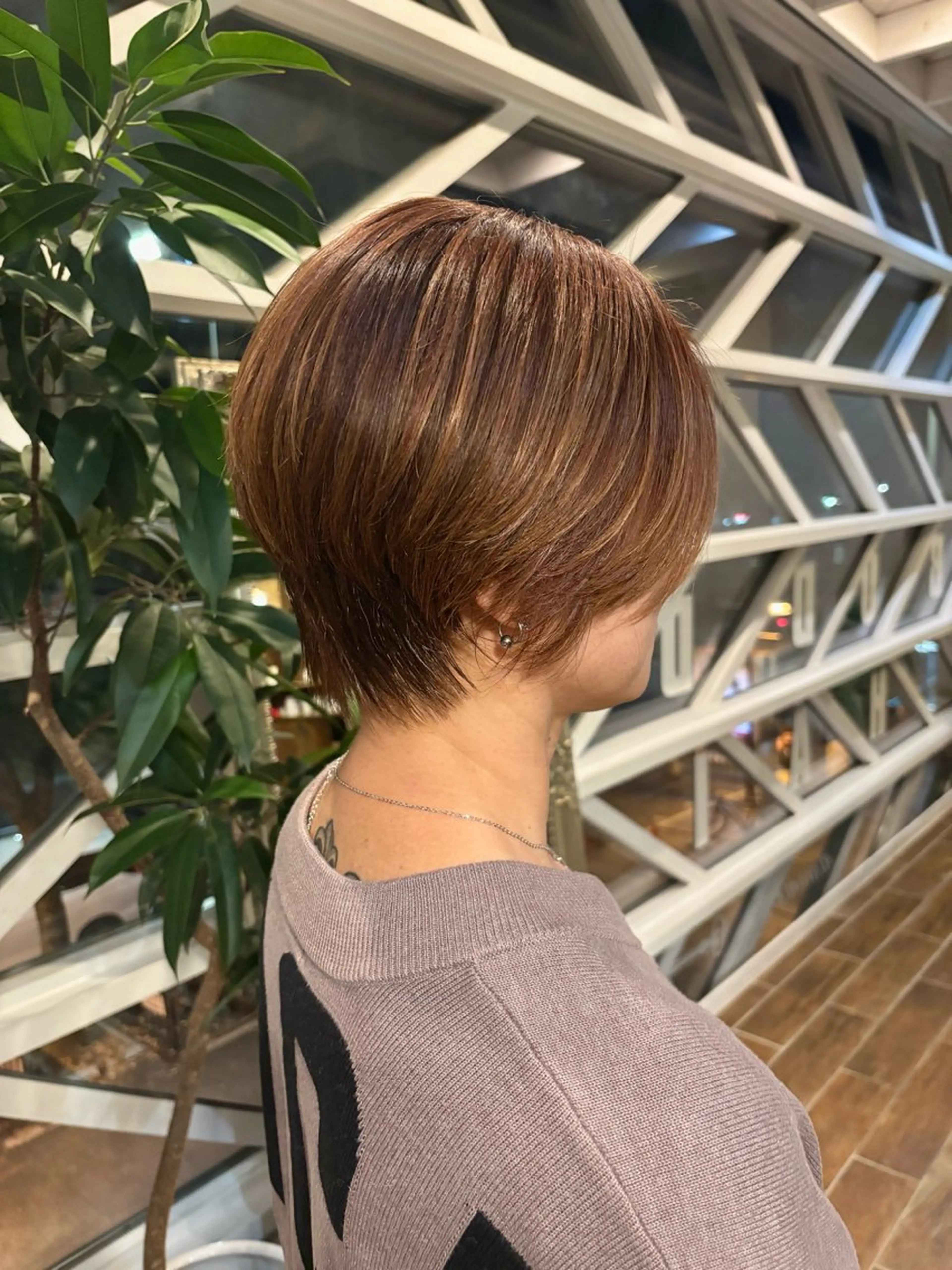 ショート くびれヘア ショートヘア ハイトーン/デザイン カラー/るいのヘアスタイル