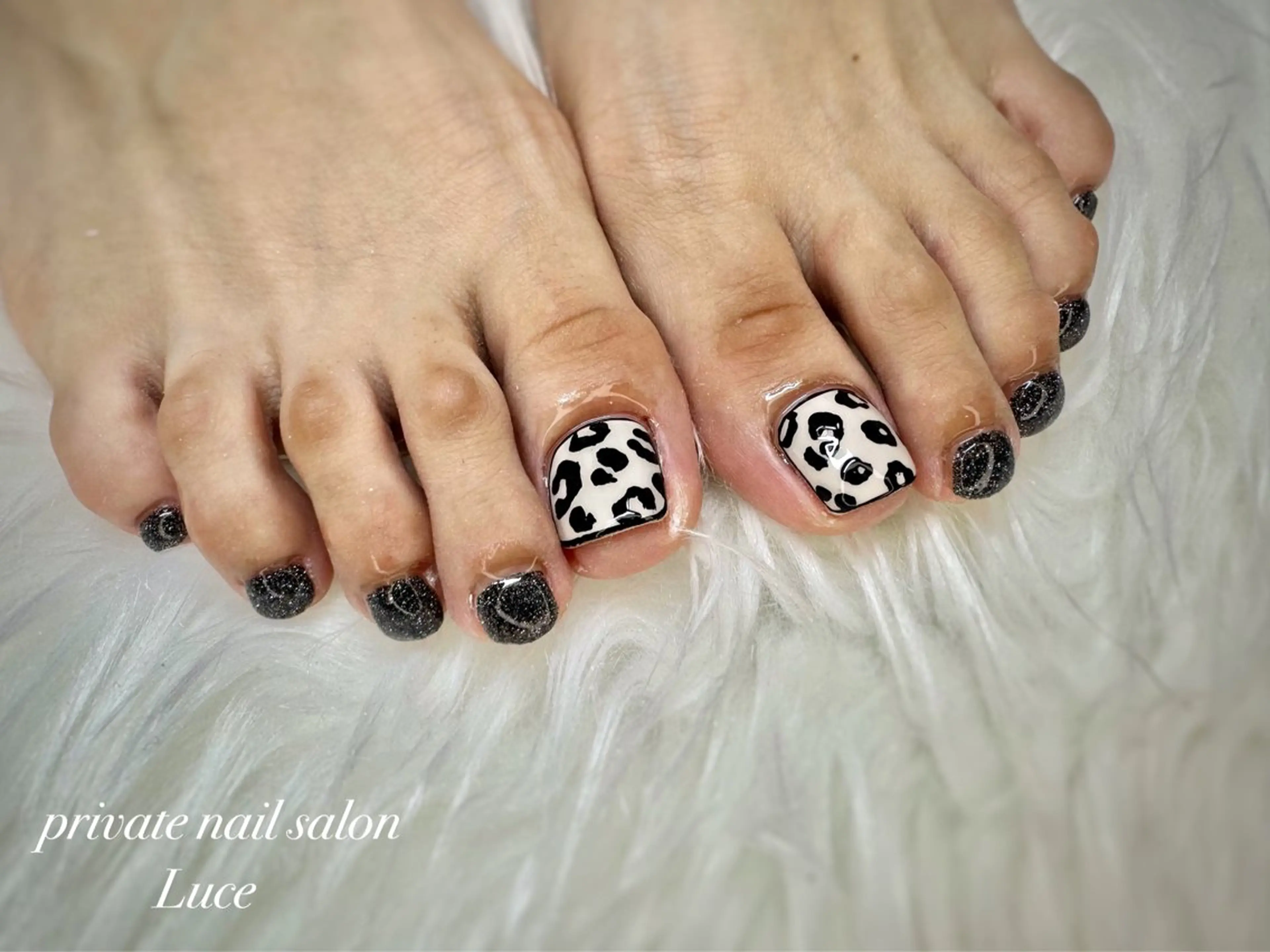 ネイル フラッシュネイル フットネイル nailsalon Luce🕊️のネイルデザイン