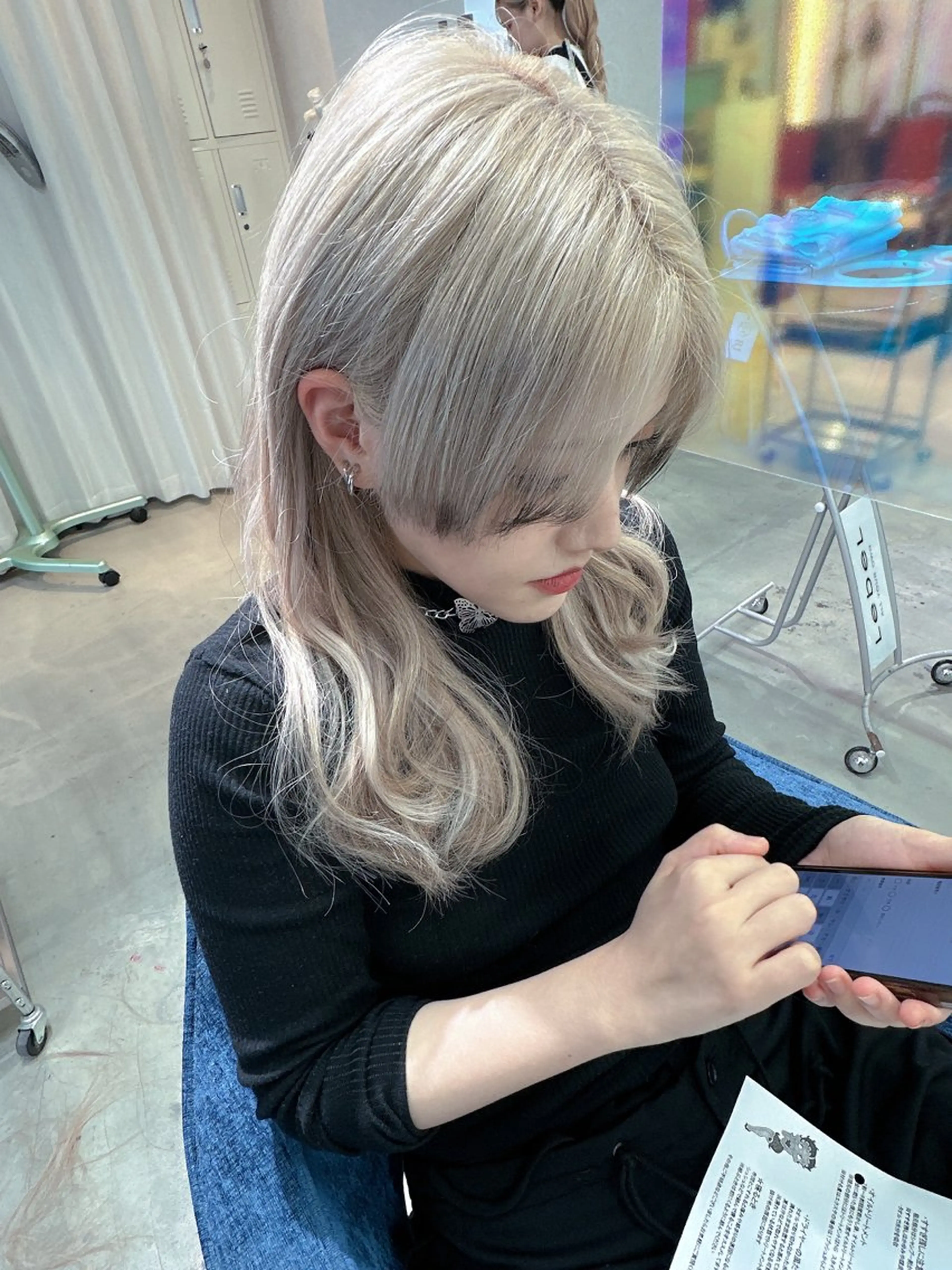 ミディアム カラー ブリーチ エドルカラー イルミナカラー エクステ ヘアカラー エクステ BOX mico.のヘアスタイル