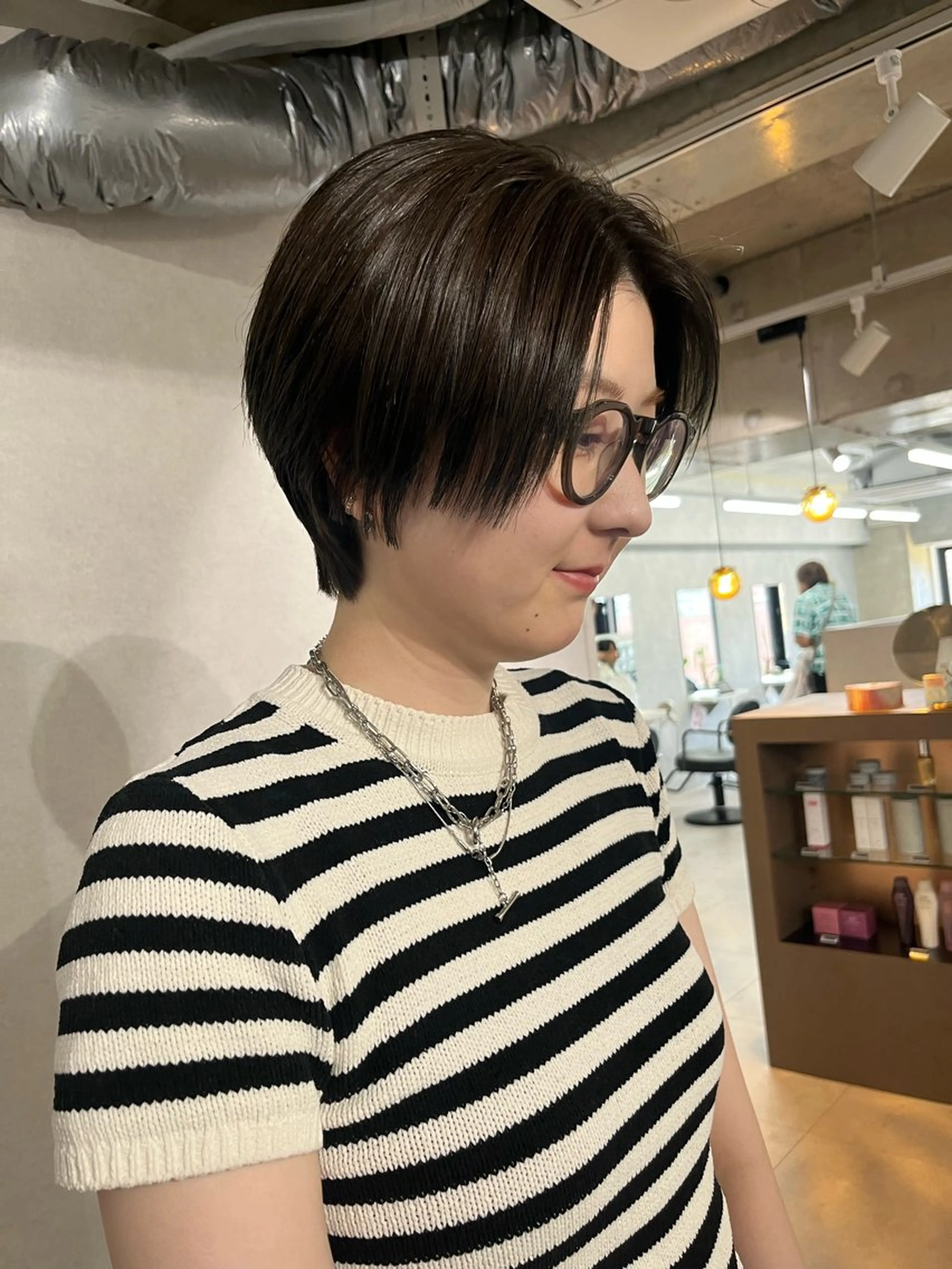 ショート カラー グレージュ オリーブグレージュ オリーブグレー ショートヘア anon Loemのヘアスタイル