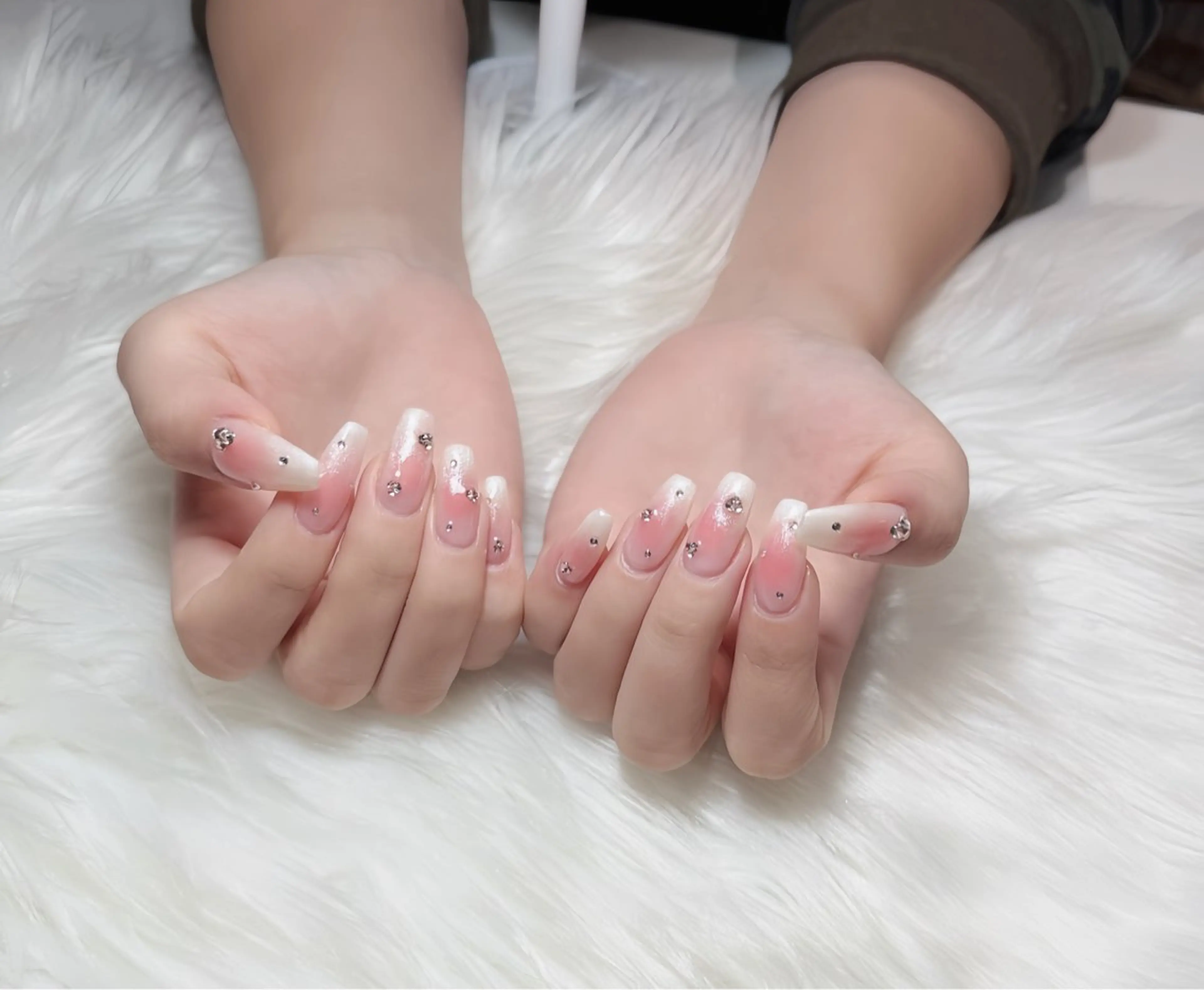 ネイル オーロラネイル チークネイル フットネイル フレンチネイル ジェルネイル ハンドネイル Nichi Nails❤️のネイルデザイン