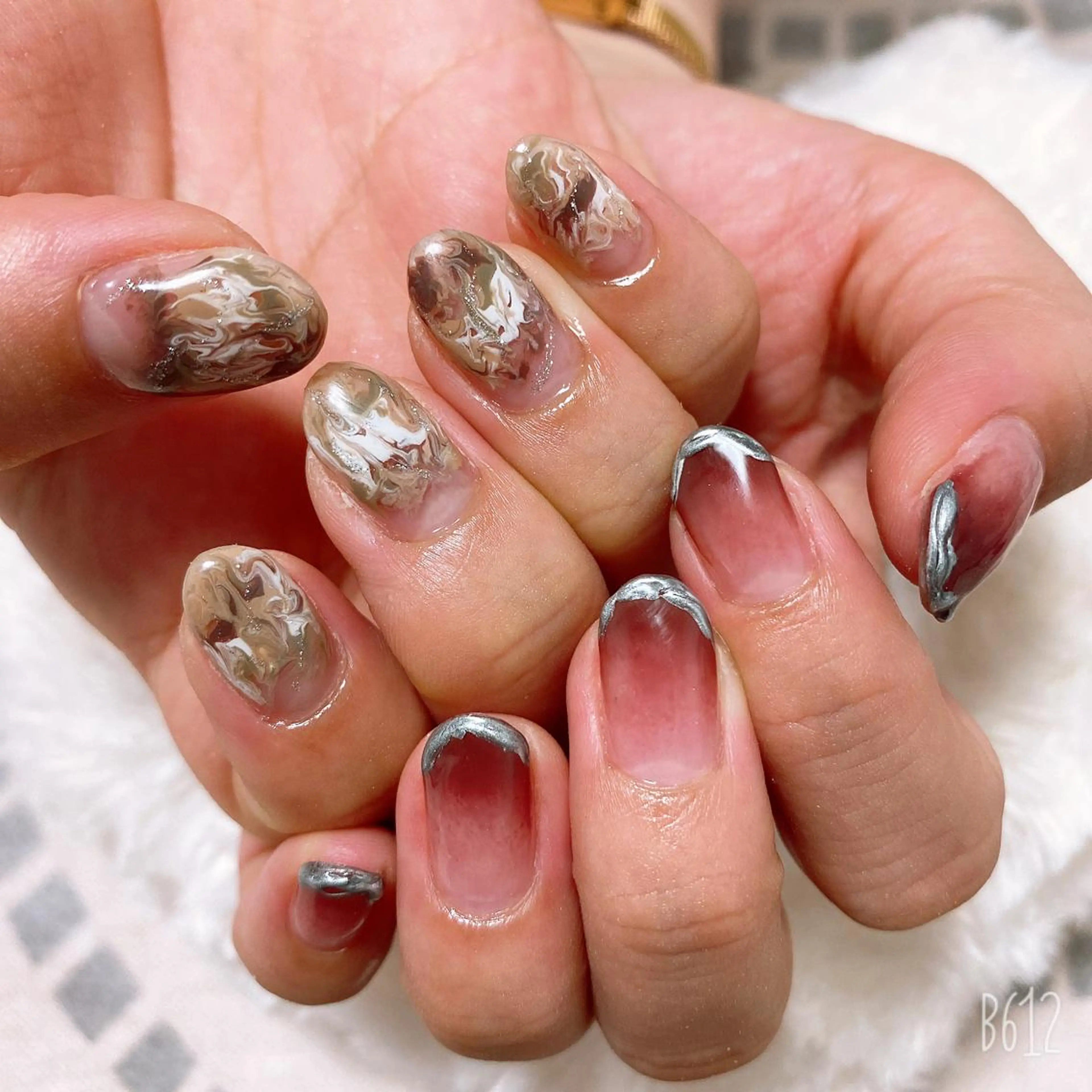 ネイル The Best Beauty受付担当のヘアスタイル