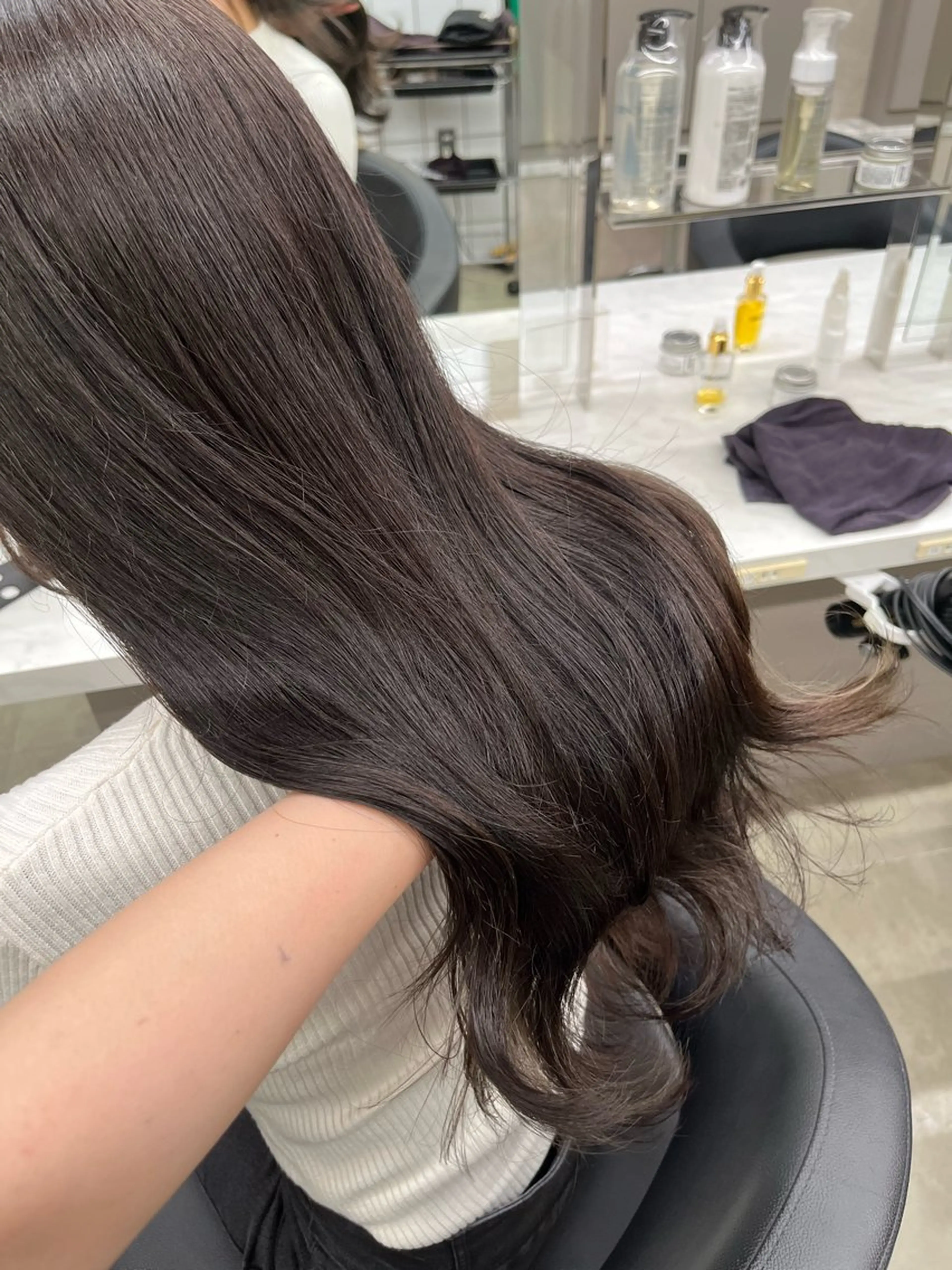 ロング ヘアカラー トリートメント ヘッドスパ ヘアセット 寒色＆ブリーチ特化 寒色MiOのヘアスタイル
