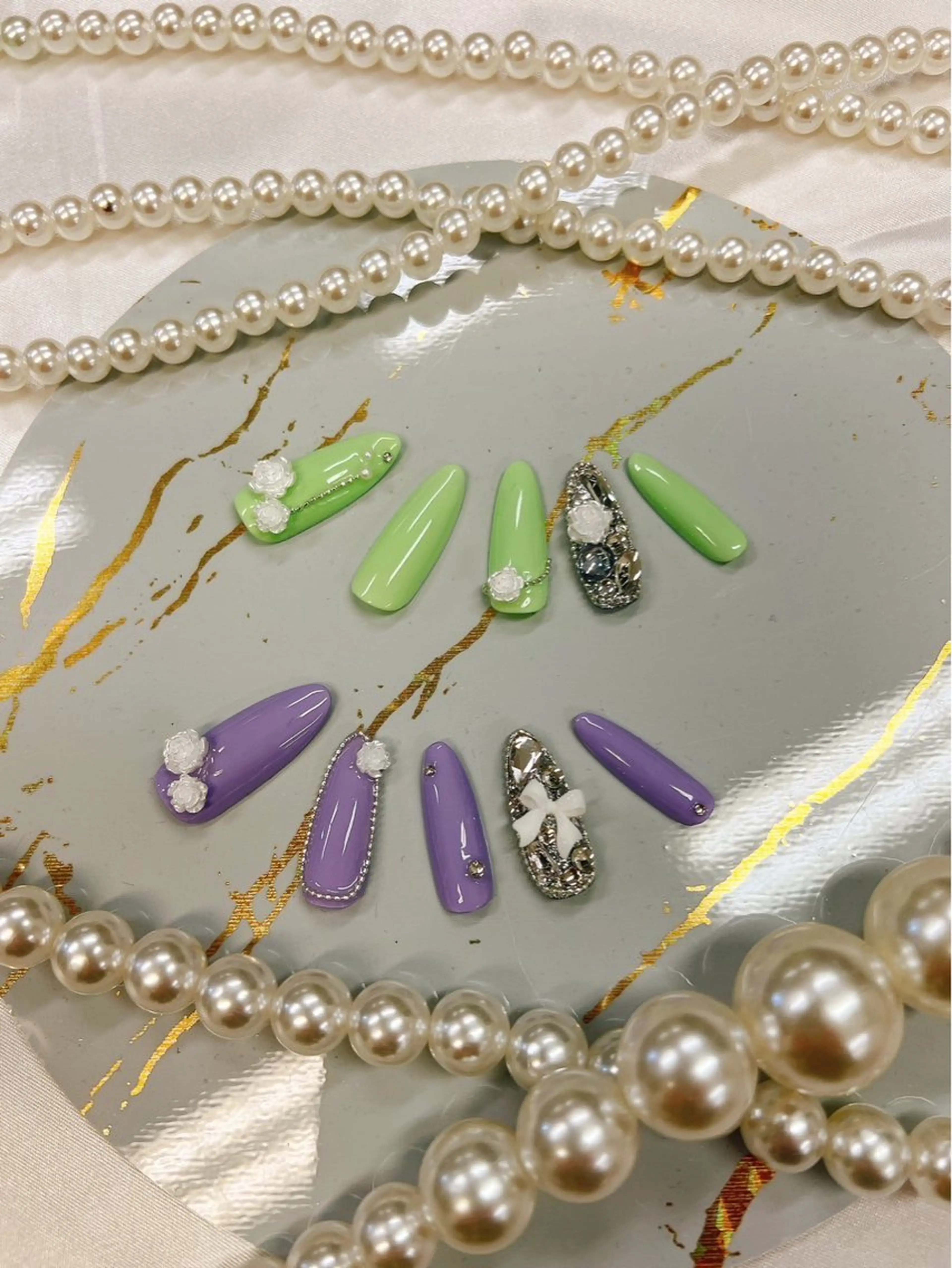 ネイル フレンチネイル ジェルネイル ガラスフレンチ グラデーション キラキラネイル クイーンズネイル銀座所属・Queeens nailのネイルデザイン